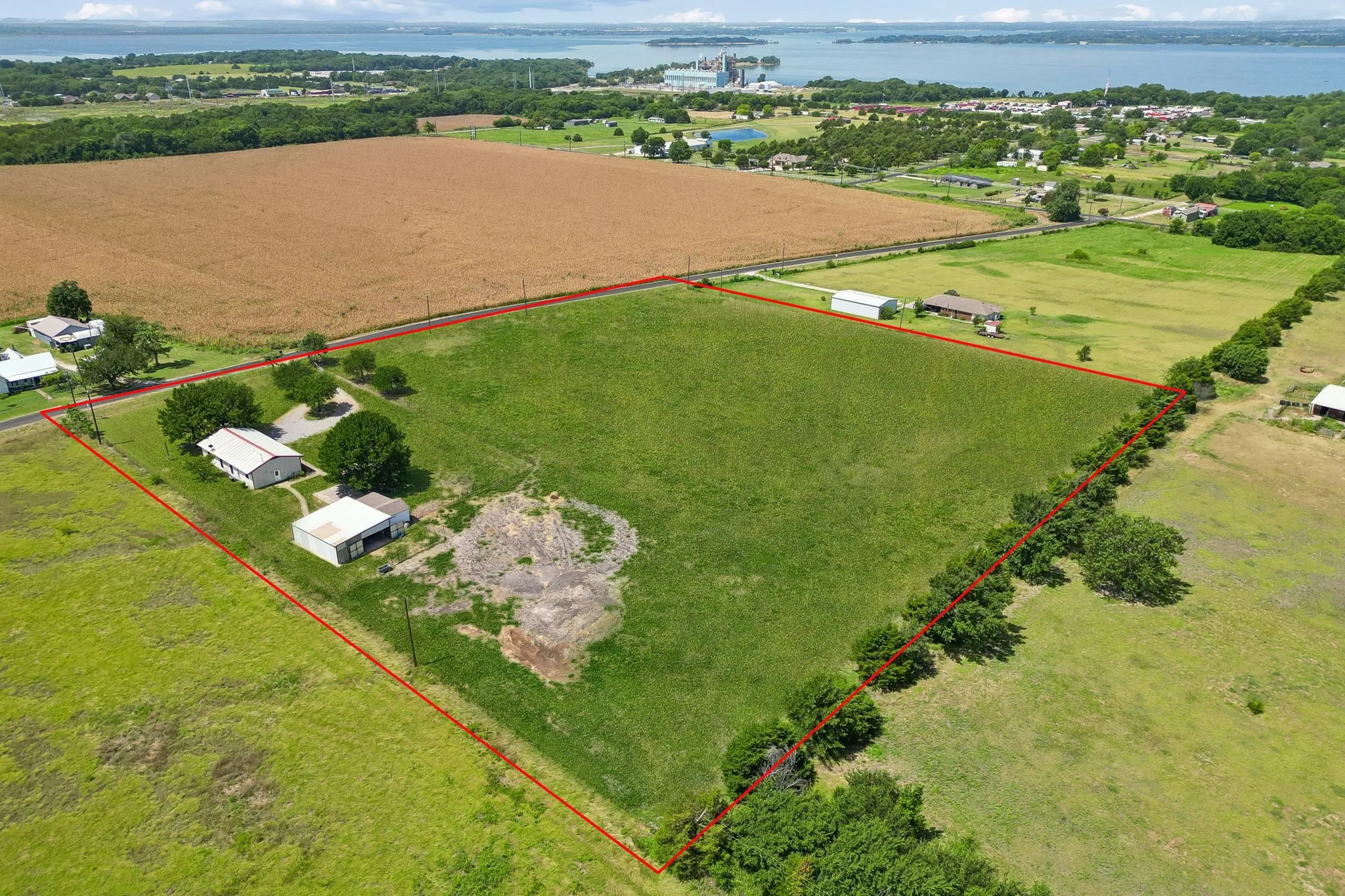 This is the entire 6.5 acres outlined in red