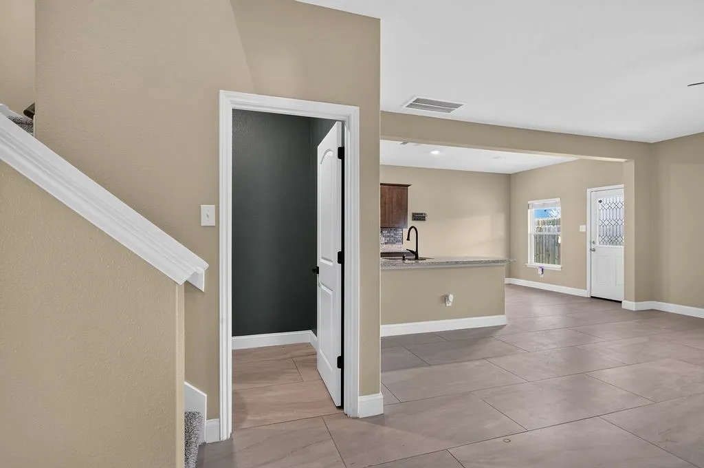 Single Family Residence For Sale in Tarrant County , 1420 Sunkiss Drive, Fort Worth, Texas 76140, 4 Bedroom, 3 Bathroom, 2 Garage spaces, 2,114 Sqft, built in 2022, mls#21336420, Real Estate Agent in Fort Worth, Homes For Sale in Tarrant county, Homes For Sale in Fort Worth, Realtor in Fort Worth Texas, Real Estate Brokerage Independent Realty Texas, Luminita Cordes Realtor