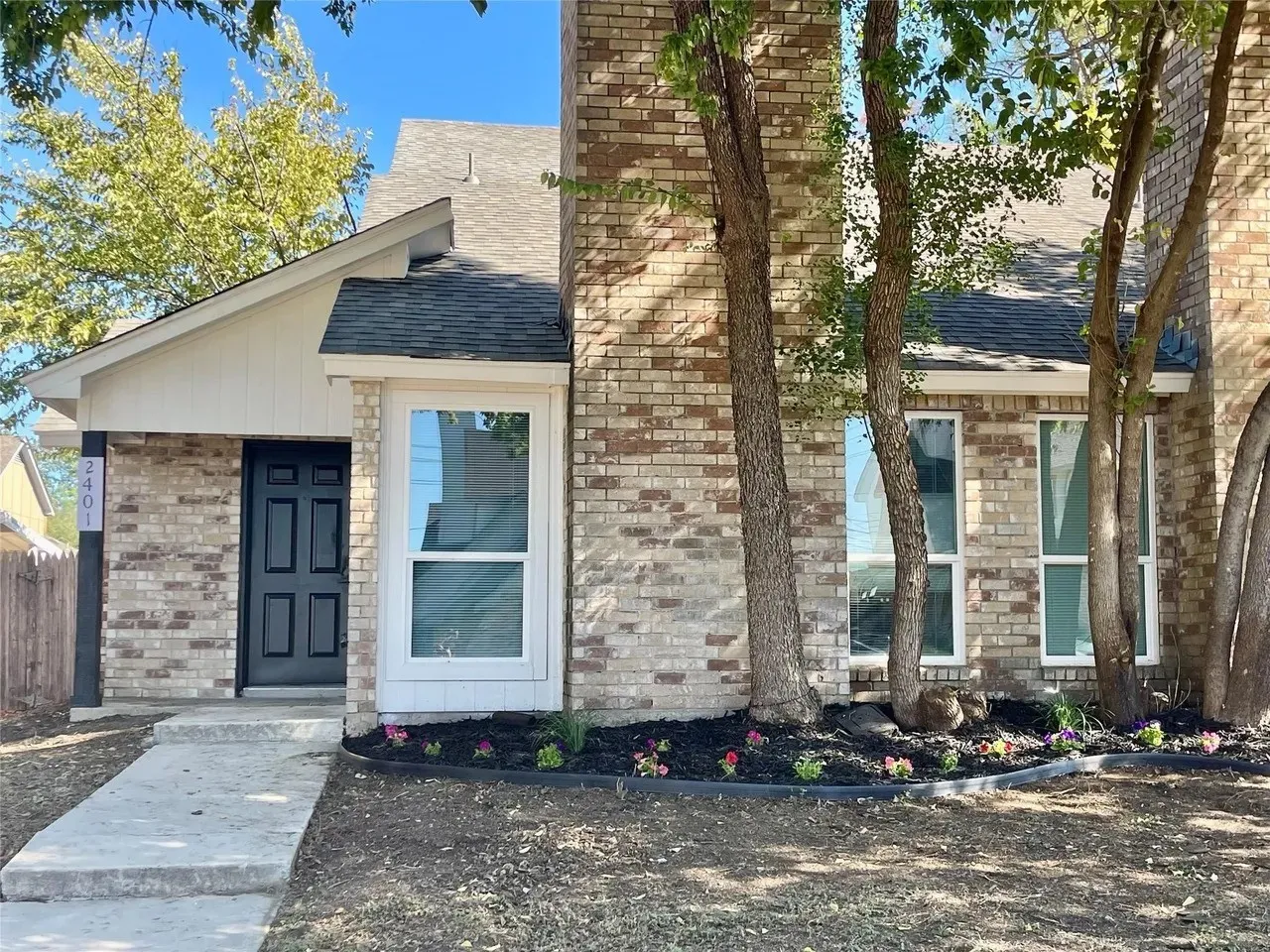 Duplex For Rent in Tarrant County , 2401 Sherry Street, Arlington, Texas 76014, 2 Bedroom, 2 Bathroom, Garage spaces, 1,241 Sqft, built in 1984, mls#21336419, Real Estate Agent in Arlington, Homes For Rent in Tarrant county, Homes For Rent in Arlington, Realtor in Arlington Texas, Real Estate Brokerage Independent Realty Texas, Luminita Cordes Realtor
