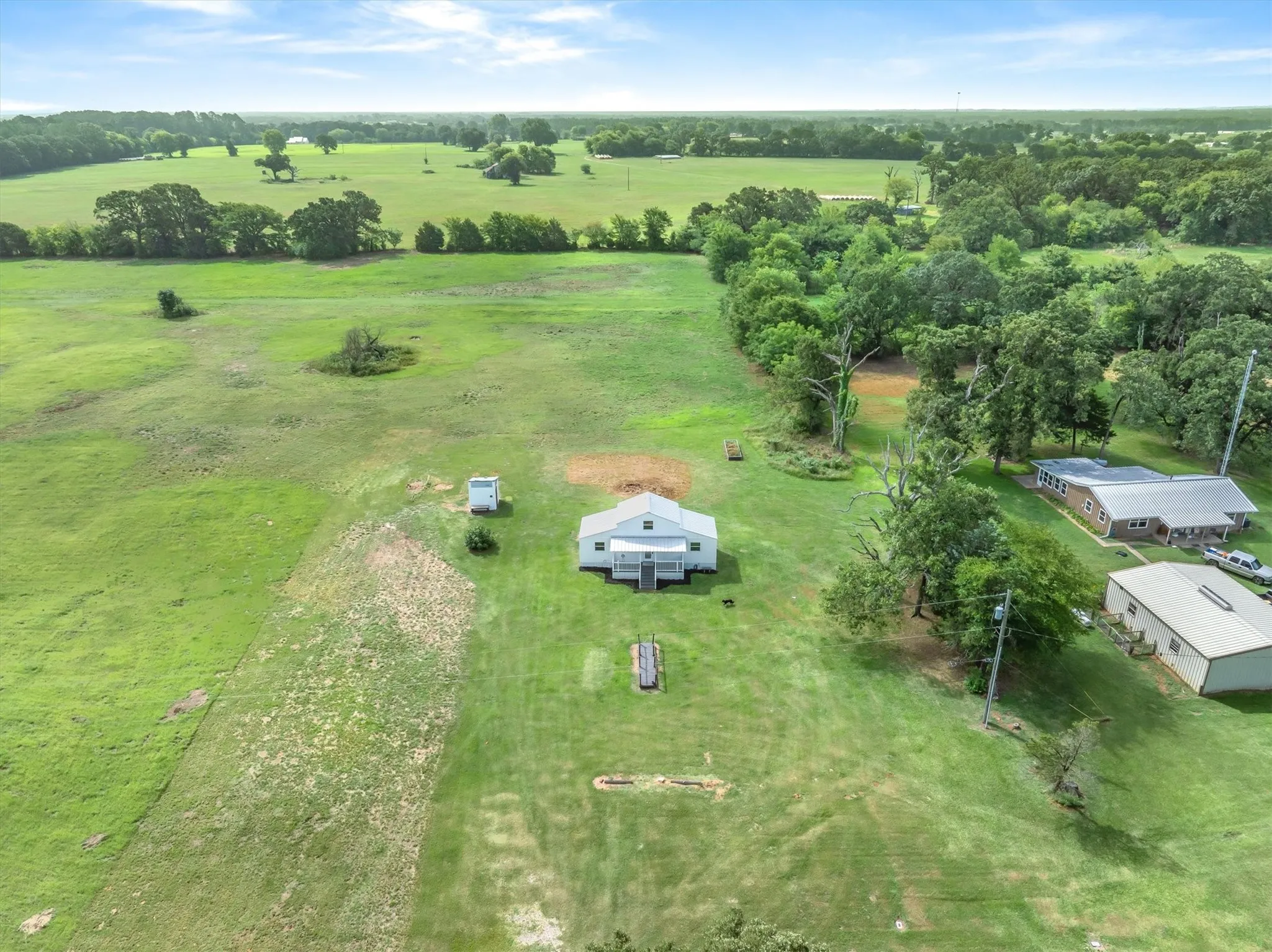 Single Family Residence For Sale in Van Zandt County , 1083 VZ County Road 1319, Grand Saline, Texas 75140, 1 Bedroom, 1 Bathroom, Garage spaces, 680 Sqft, built in 2018, mls#21334335, Real Estate Agent in Grand Saline, Homes For Sale in Van Zandt county, Homes For Sale in Grand Saline, Realtor in Grand Saline Texas, Real Estate Brokerage Independent Realty Texas, Luminita Cordes Realtor
