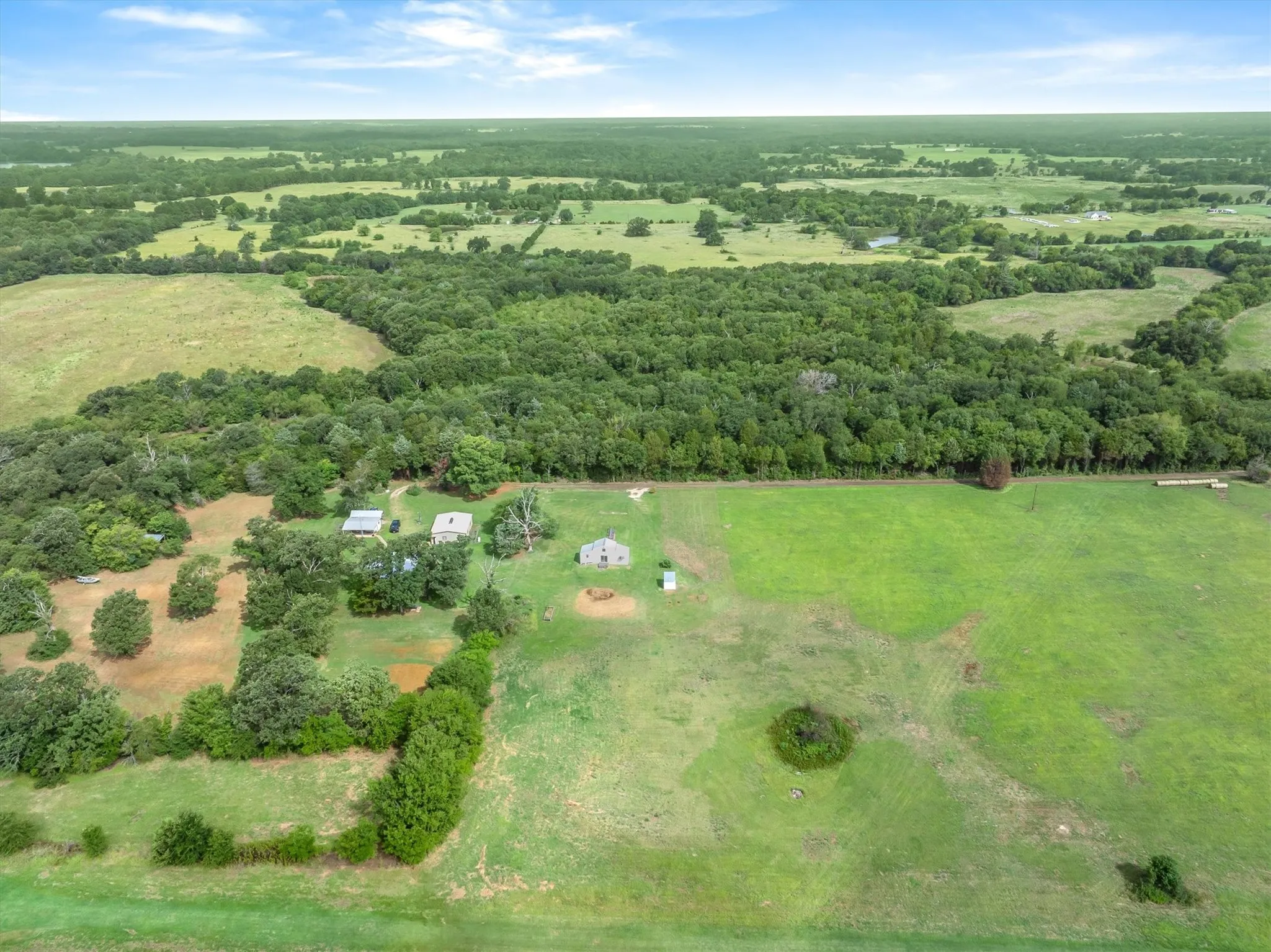 Single Family Residence For Sale in Van Zandt County , 1083 VZ County Road 1319, Grand Saline, Texas 75140, 1 Bedroom, 1 Bathroom, Garage spaces, 680 Sqft, built in 2018, mls#21334335, Real Estate Agent in Grand Saline, Homes For Sale in Van Zandt county, Homes For Sale in Grand Saline, Realtor in Grand Saline Texas, Real Estate Brokerage Independent Realty Texas, Luminita Cordes Realtor