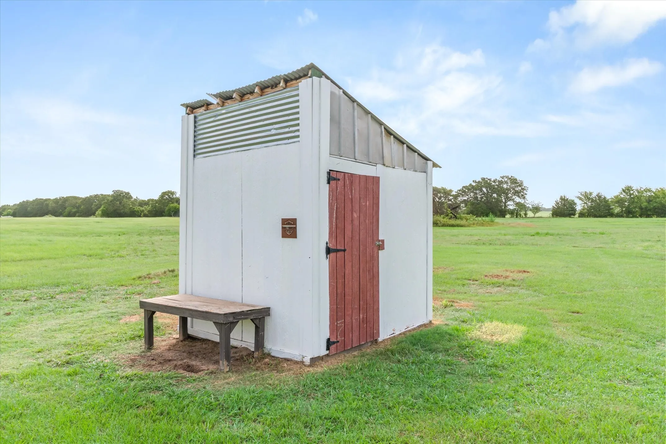 Single Family Residence For Sale in Van Zandt County , 1083 VZ County Road 1319, Grand Saline, Texas 75140, 1 Bedroom, 1 Bathroom, Garage spaces, 680 Sqft, built in 2018, mls#21334335, Real Estate Agent in Grand Saline, Homes For Sale in Van Zandt county, Homes For Sale in Grand Saline, Realtor in Grand Saline Texas, Real Estate Brokerage Independent Realty Texas, Luminita Cordes Realtor