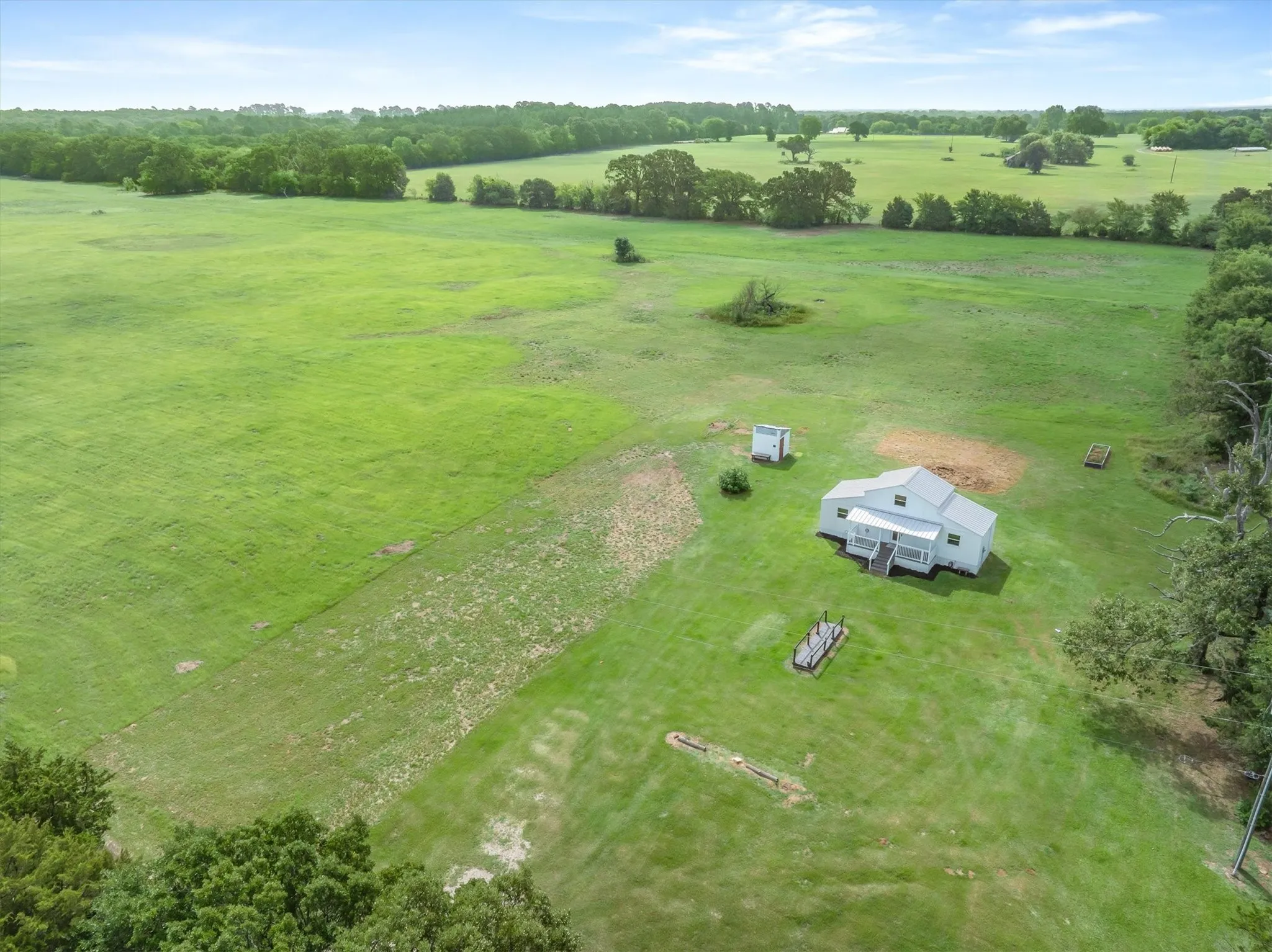 Single Family Residence For Sale in Van Zandt County , 1083 VZ County Road 1319, Grand Saline, Texas 75140, 1 Bedroom, 1 Bathroom, Garage spaces, 680 Sqft, built in 2018, mls#21334335, Real Estate Agent in Grand Saline, Homes For Sale in Van Zandt county, Homes For Sale in Grand Saline, Realtor in Grand Saline Texas, Real Estate Brokerage Independent Realty Texas, Luminita Cordes Realtor