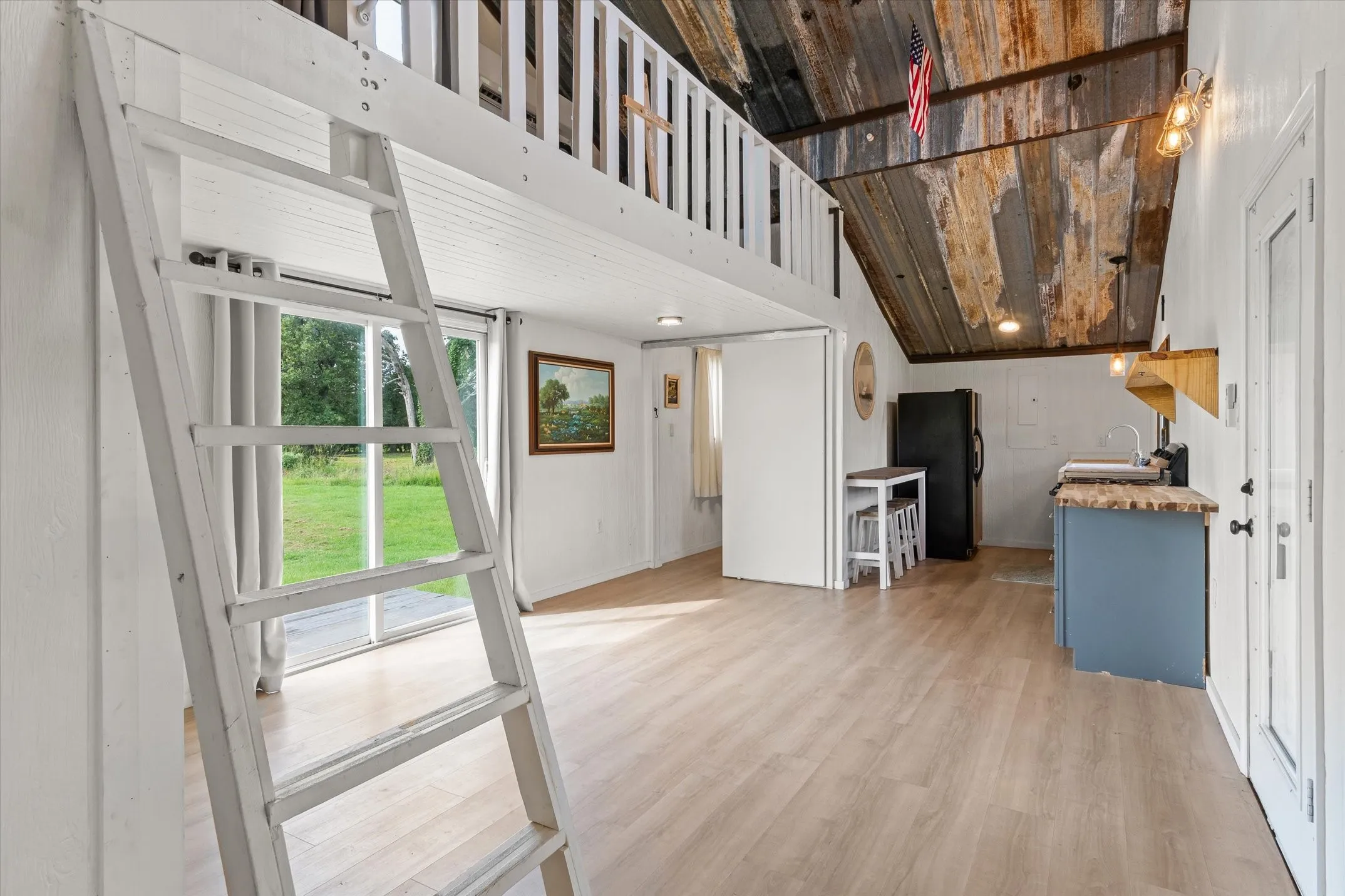 Single Family Residence For Sale in Van Zandt County , 1083 VZ County Road 1319, Grand Saline, Texas 75140, 1 Bedroom, 1 Bathroom, Garage spaces, 680 Sqft, built in 2018, mls#21334335, Real Estate Agent in Grand Saline, Homes For Sale in Van Zandt county, Homes For Sale in Grand Saline, Realtor in Grand Saline Texas, Real Estate Brokerage Independent Realty Texas, Luminita Cordes Realtor