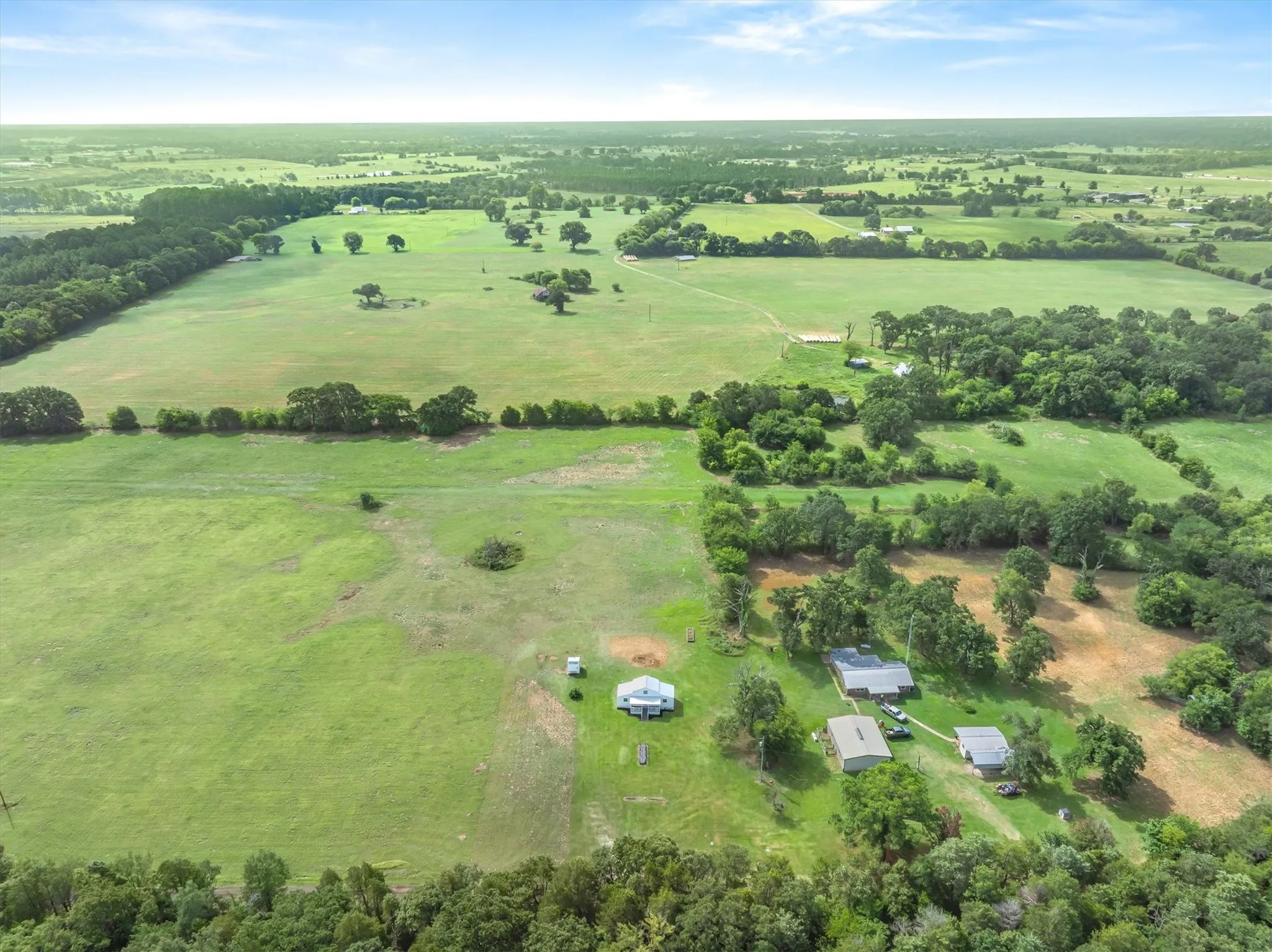 Single Family Residence For Sale in Van Zandt County , 1083 VZ County Road 1319, Grand Saline, Texas 75140, 1 Bedroom, 1 Bathroom, Garage spaces, 680 Sqft, built in 2018, mls#21334335, Real Estate Agent in Grand Saline, Homes For Sale in Van Zandt county, Homes For Sale in Grand Saline, Realtor in Grand Saline Texas, Real Estate Brokerage Independent Realty Texas, Luminita Cordes Realtor