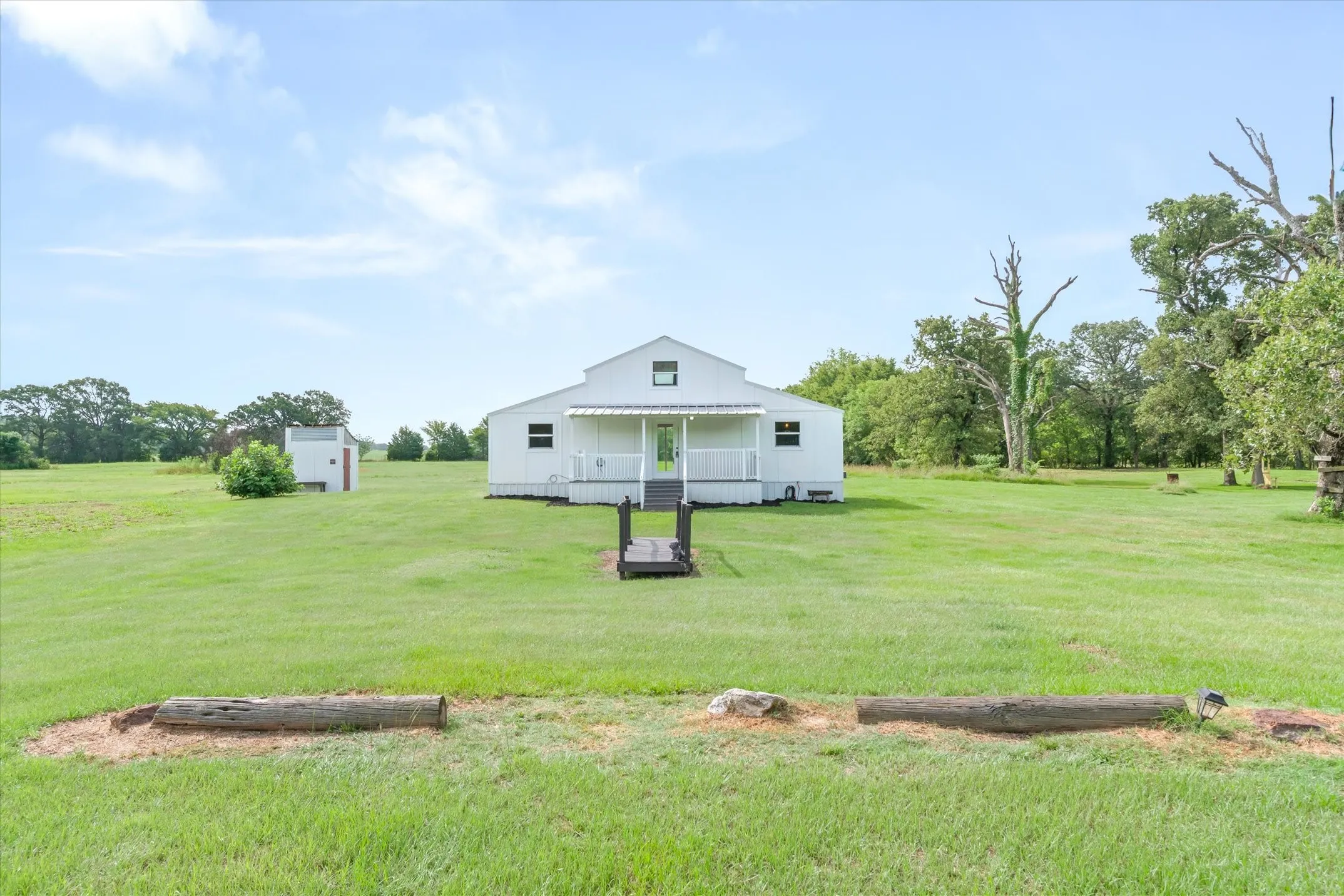 Single Family Residence For Sale in Van Zandt County , 1083 VZ County Road 1319, Grand Saline, Texas 75140, 1 Bedroom, 1 Bathroom, Garage spaces, 680 Sqft, built in 2018, mls#21334335, Real Estate Agent in Grand Saline, Homes For Sale in Van Zandt county, Homes For Sale in Grand Saline, Realtor in Grand Saline Texas, Real Estate Brokerage Independent Realty Texas, Luminita Cordes Realtor
