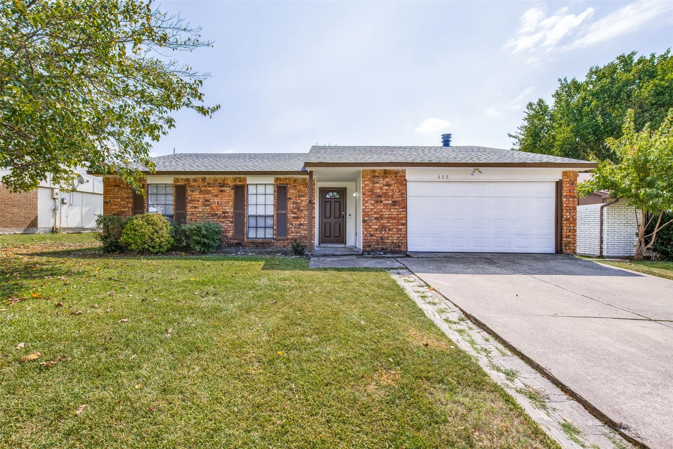 Single Family Residence For Sale in Dallas County , 408 Rockcrest Drive, Mesquite, Texas 75150, 3 Bedroom, 2 Bathroom, 2 Garage spaces, 1,415 Sqft, built in 1979, mls#21336357, Real Estate Agent in Mesquite, Homes For Sale in Dallas county, Homes For Sale in Mesquite, Realtor in Mesquite Texas, Real Estate Brokerage Independent Realty Texas, Luminita Cordes Realtor