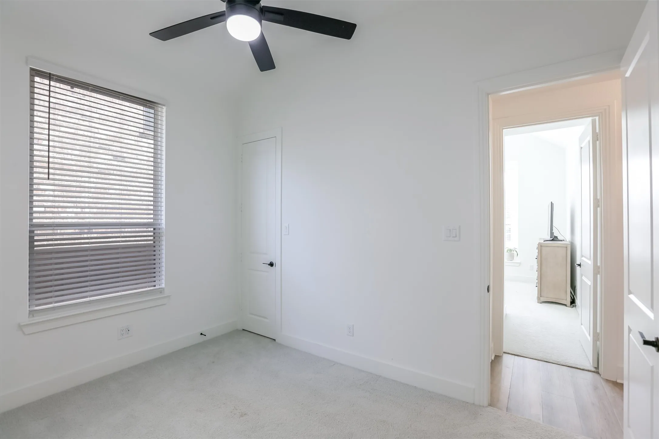 Secondary bedroom