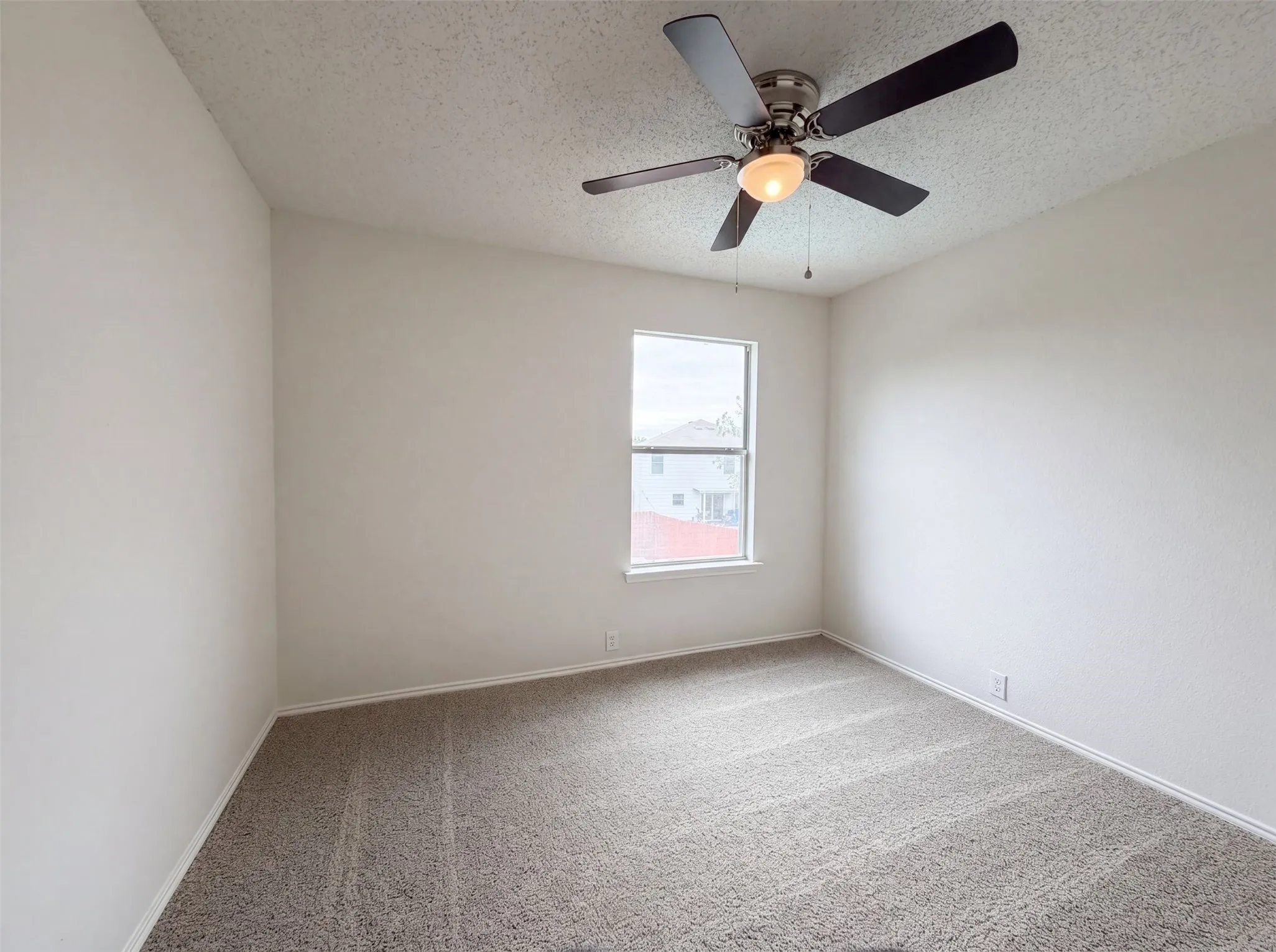 Single Family Residence For Sale in Tarrant County , 7001 Edmundson Drive, Arlington, Texas 76002, 4 Bedroom, 3 Bathroom, 2 Garage spaces, 2,125 Sqft, built in 1999, mls#21336434, Real Estate Agent in Arlington, Homes For Sale in Tarrant county, Homes For Sale in Arlington, Realtor in Arlington Texas, Real Estate Brokerage Independent Realty Texas, Luminita Cordes Realtor