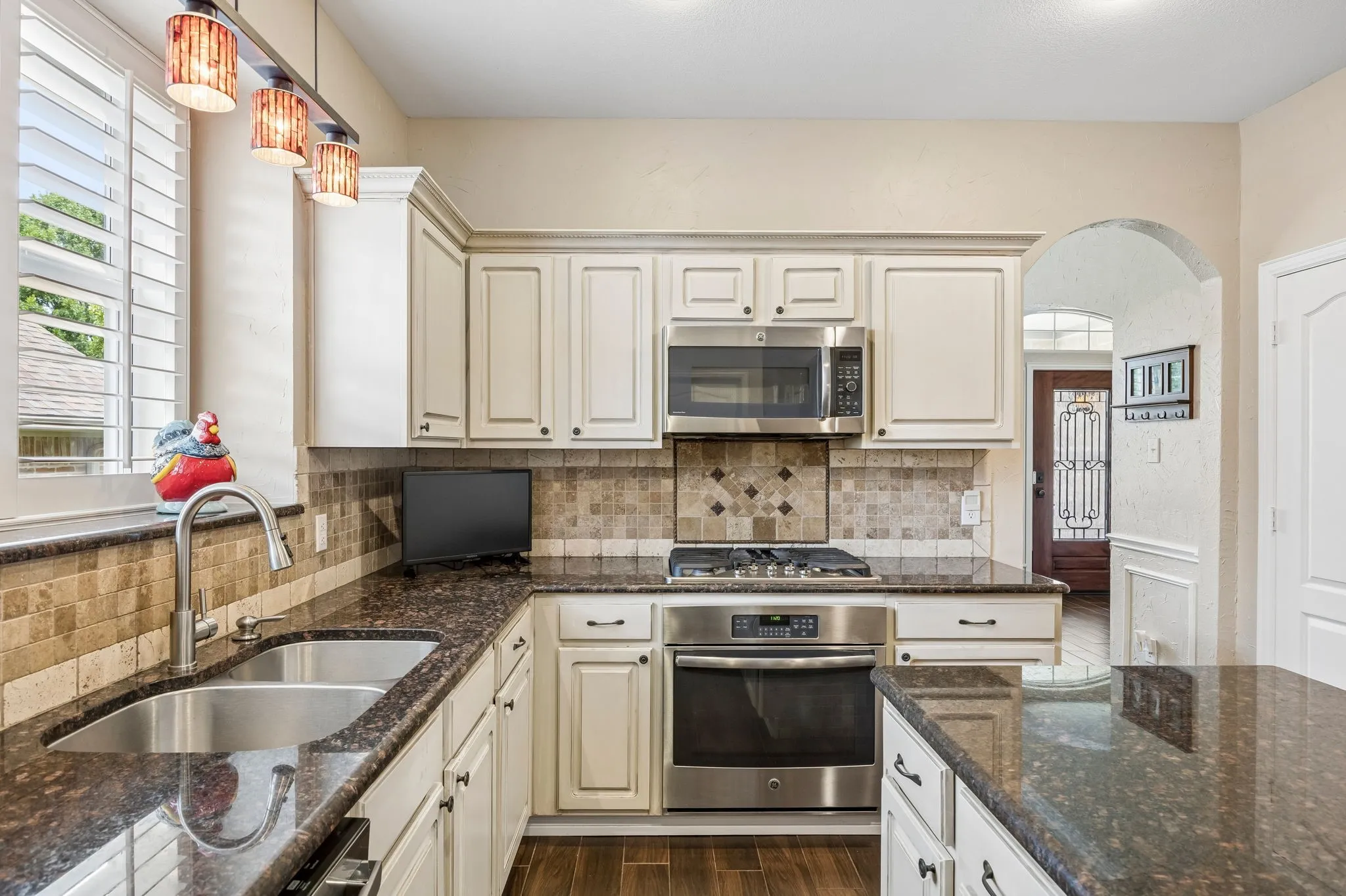 Single Family Residence For Sale in Dallas County , 1214 Donegal Lane, Garland, Texas 75044, 5 Bedroom, 4 Bathroom, 2 Garage spaces, 3,500 Sqft, built in 1997, mls#21334678, Real Estate Agent in Garland, Homes For Sale in Dallas county, Homes For Sale in Garland, Realtor in Garland Texas, Real Estate Brokerage Independent Realty Texas, Luminita Cordes Realtor