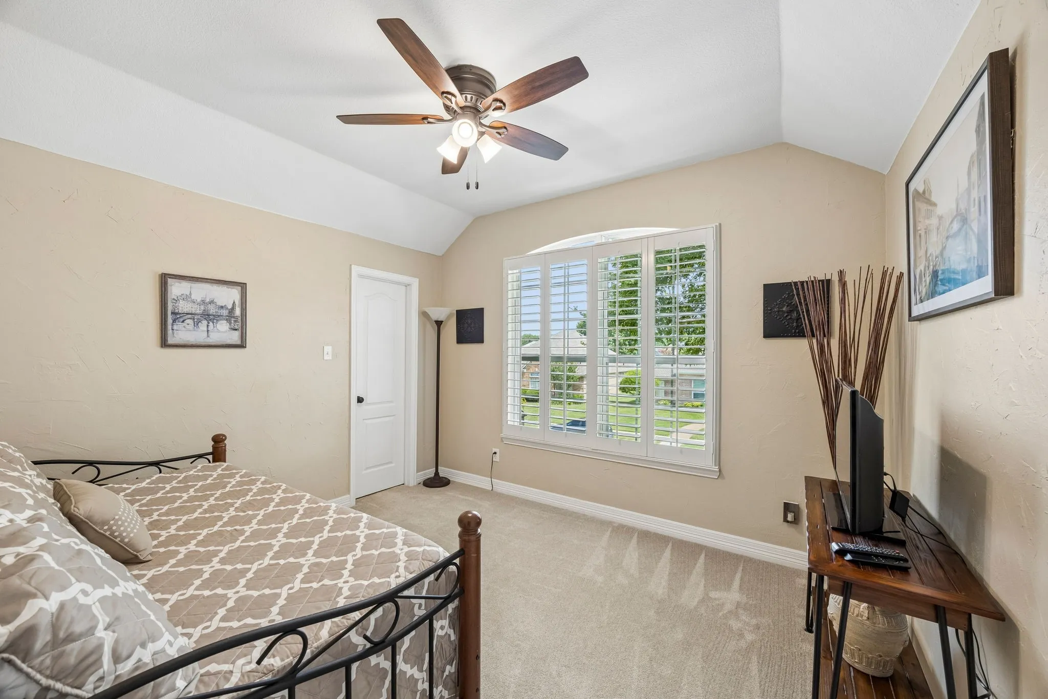 Single Family Residence For Sale in Dallas County , 1214 Donegal Lane, Garland, Texas 75044, 5 Bedroom, 4 Bathroom, 2 Garage spaces, 3,500 Sqft, built in 1997, mls#21334678, Real Estate Agent in Garland, Homes For Sale in Dallas county, Homes For Sale in Garland, Realtor in Garland Texas, Real Estate Brokerage Independent Realty Texas, Luminita Cordes Realtor
