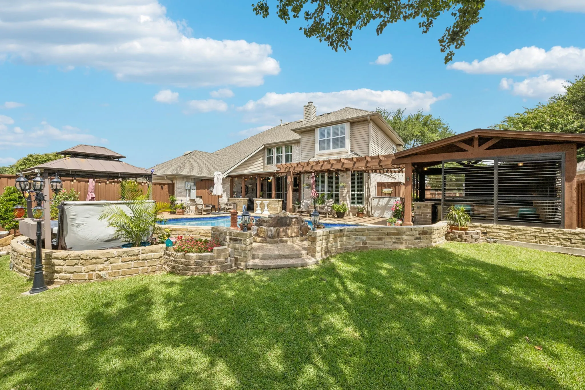 Single Family Residence For Sale in Dallas County , 1214 Donegal Lane, Garland, Texas 75044, 5 Bedroom, 4 Bathroom, 2 Garage spaces, 3,500 Sqft, built in 1997, mls#21334678, Real Estate Agent in Garland, Homes For Sale in Dallas county, Homes For Sale in Garland, Realtor in Garland Texas, Real Estate Brokerage Independent Realty Texas, Luminita Cordes Realtor