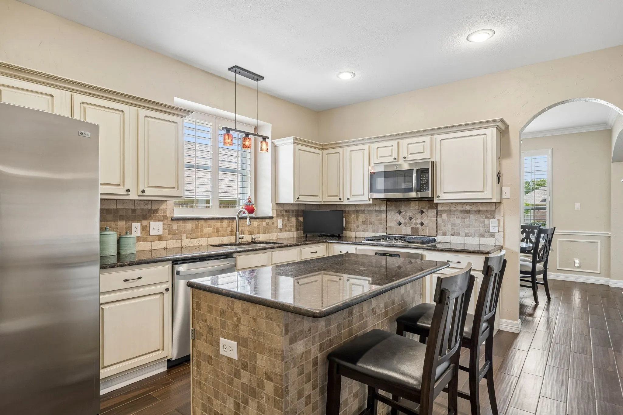 Single Family Residence For Sale in Dallas County , 1214 Donegal Lane, Garland, Texas 75044, 5 Bedroom, 4 Bathroom, 2 Garage spaces, 3,500 Sqft, built in 1997, mls#21334678, Real Estate Agent in Garland, Homes For Sale in Dallas county, Homes For Sale in Garland, Realtor in Garland Texas, Real Estate Brokerage Independent Realty Texas, Luminita Cordes Realtor