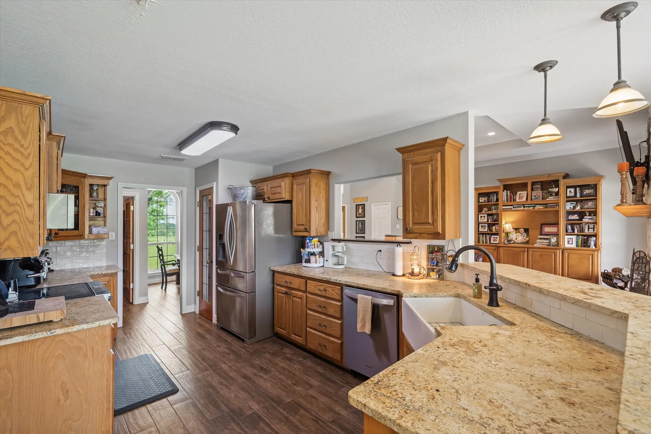 Single Family Residence For Sale in Van Zandt County , 169 VZ County Road 1503, Van, Texas 75790, 4 Bedroom, 3 Bathroom, 3 Garage spaces, 2,504 Sqft, built in 2002, mls#21335993, Real Estate Agent in Van, Homes For Sale in Van Zandt county, Homes For Sale in Van, Realtor in Van Texas, Real Estate Brokerage Independent Realty Texas, Luminita Cordes Realtor