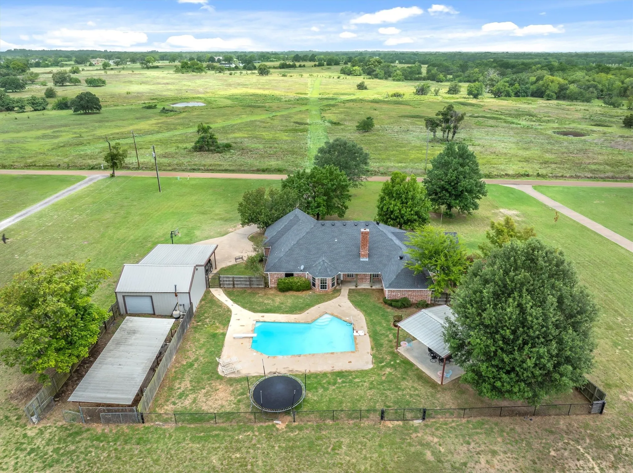 Single Family Residence For Sale in Van Zandt County , 169 VZ County Road 1503, Van, Texas 75790, 4 Bedroom, 3 Bathroom, 3 Garage spaces, 2,504 Sqft, built in 2002, mls#21335993, Real Estate Agent in Van, Homes For Sale in Van Zandt county, Homes For Sale in Van, Realtor in Van Texas, Real Estate Brokerage Independent Realty Texas, Luminita Cordes Realtor