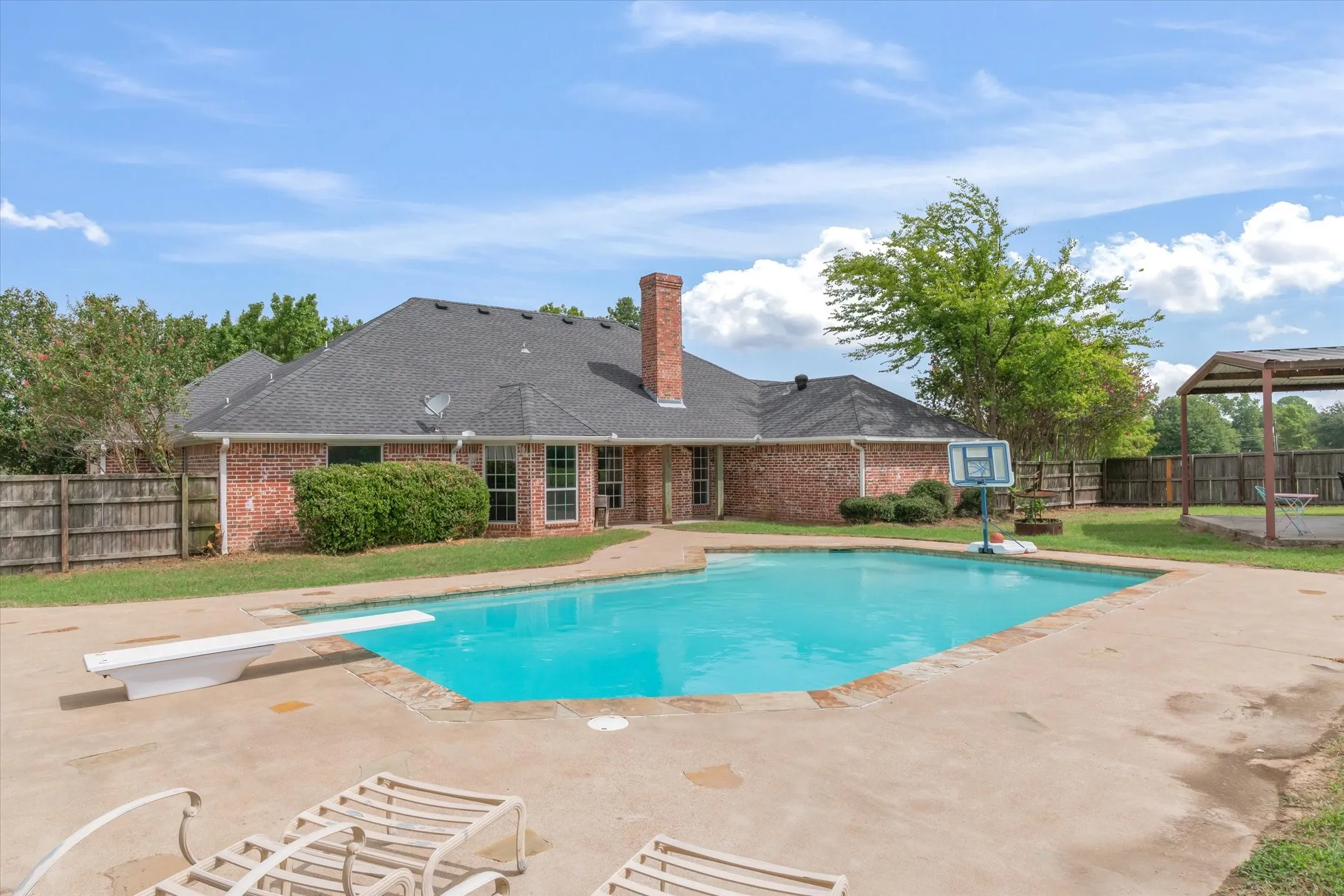 Single Family Residence For Sale in Van Zandt County , 169 VZ County Road 1503, Van, Texas 75790, 4 Bedroom, 3 Bathroom, 3 Garage spaces, 2,504 Sqft, built in 2002, mls#21335993, Real Estate Agent in Van, Homes For Sale in Van Zandt county, Homes For Sale in Van, Realtor in Van Texas, Real Estate Brokerage Independent Realty Texas, Luminita Cordes Realtor