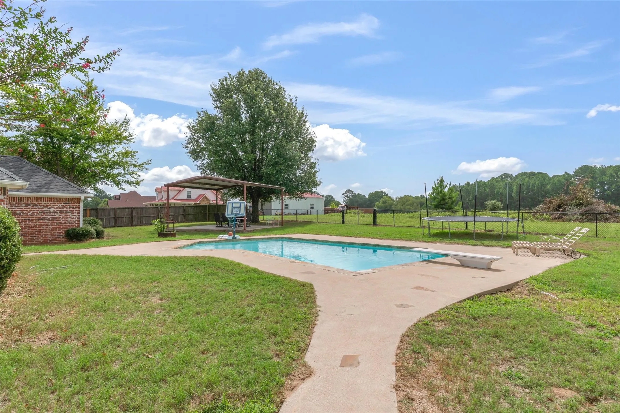 Single Family Residence For Sale in Van Zandt County , 169 VZ County Road 1503, Van, Texas 75790, 4 Bedroom, 3 Bathroom, 3 Garage spaces, 2,504 Sqft, built in 2002, mls#21335993, Real Estate Agent in Van, Homes For Sale in Van Zandt county, Homes For Sale in Van, Realtor in Van Texas, Real Estate Brokerage Independent Realty Texas, Luminita Cordes Realtor