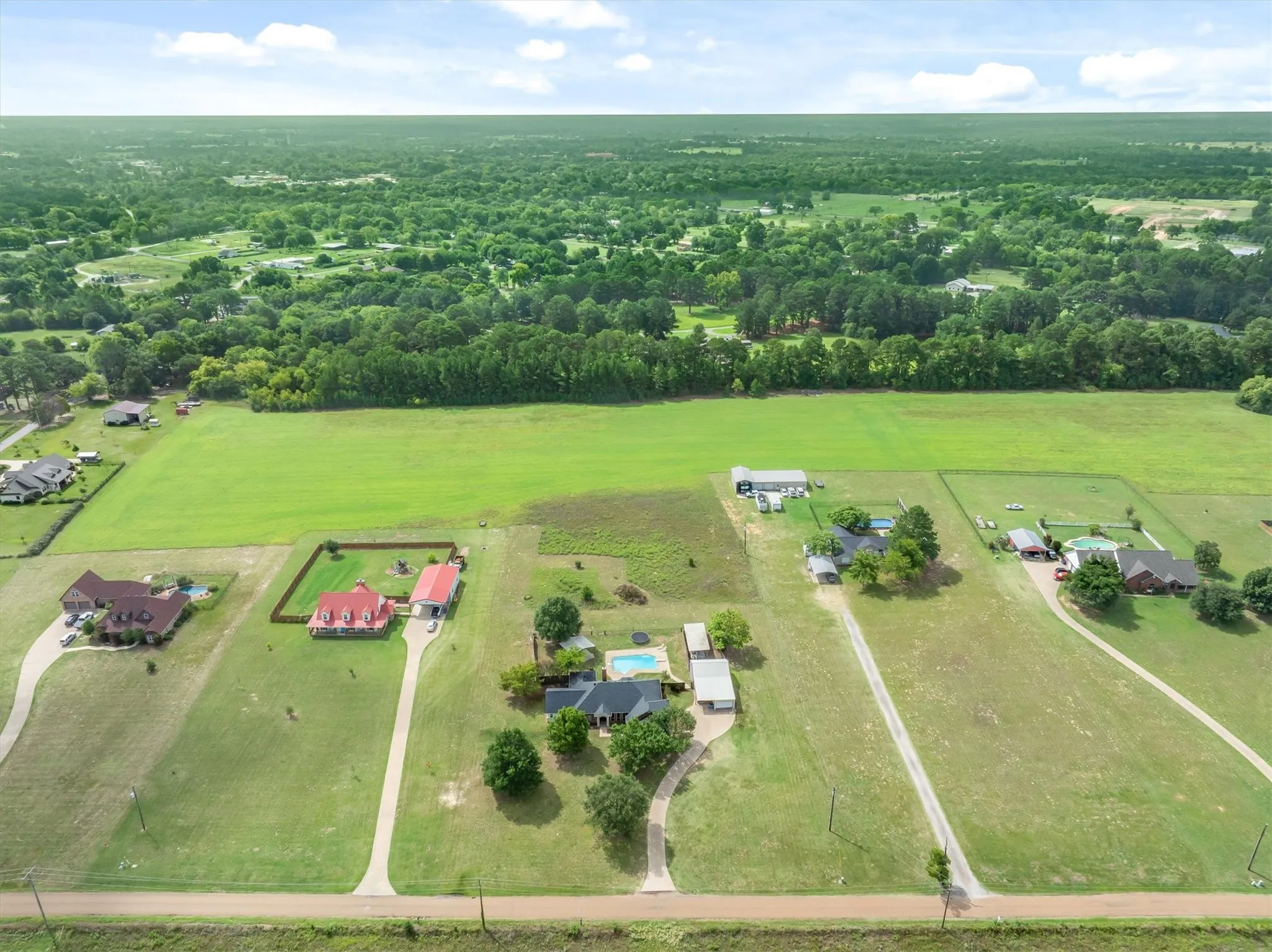 Single Family Residence For Sale in Van Zandt County , 169 VZ County Road 1503, Van, Texas 75790, 4 Bedroom, 3 Bathroom, 3 Garage spaces, 2,504 Sqft, built in 2002, mls#21335993, Real Estate Agent in Van, Homes For Sale in Van Zandt county, Homes For Sale in Van, Realtor in Van Texas, Real Estate Brokerage Independent Realty Texas, Luminita Cordes Realtor