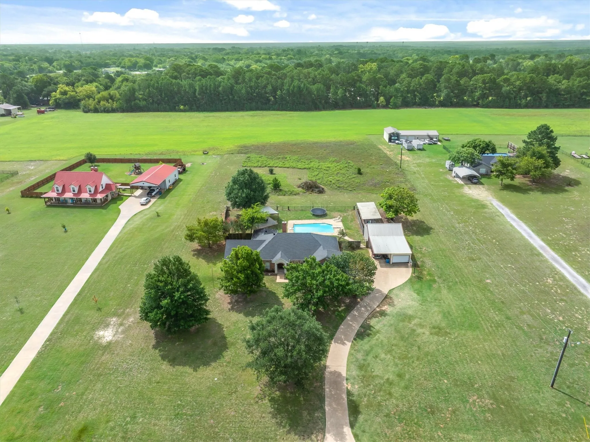 Single Family Residence For Sale in Van Zandt County , 169 VZ County Road 1503, Van, Texas 75790, 4 Bedroom, 3 Bathroom, 3 Garage spaces, 2,504 Sqft, built in 2002, mls#21335993, Real Estate Agent in Van, Homes For Sale in Van Zandt county, Homes For Sale in Van, Realtor in Van Texas, Real Estate Brokerage Independent Realty Texas, Luminita Cordes Realtor