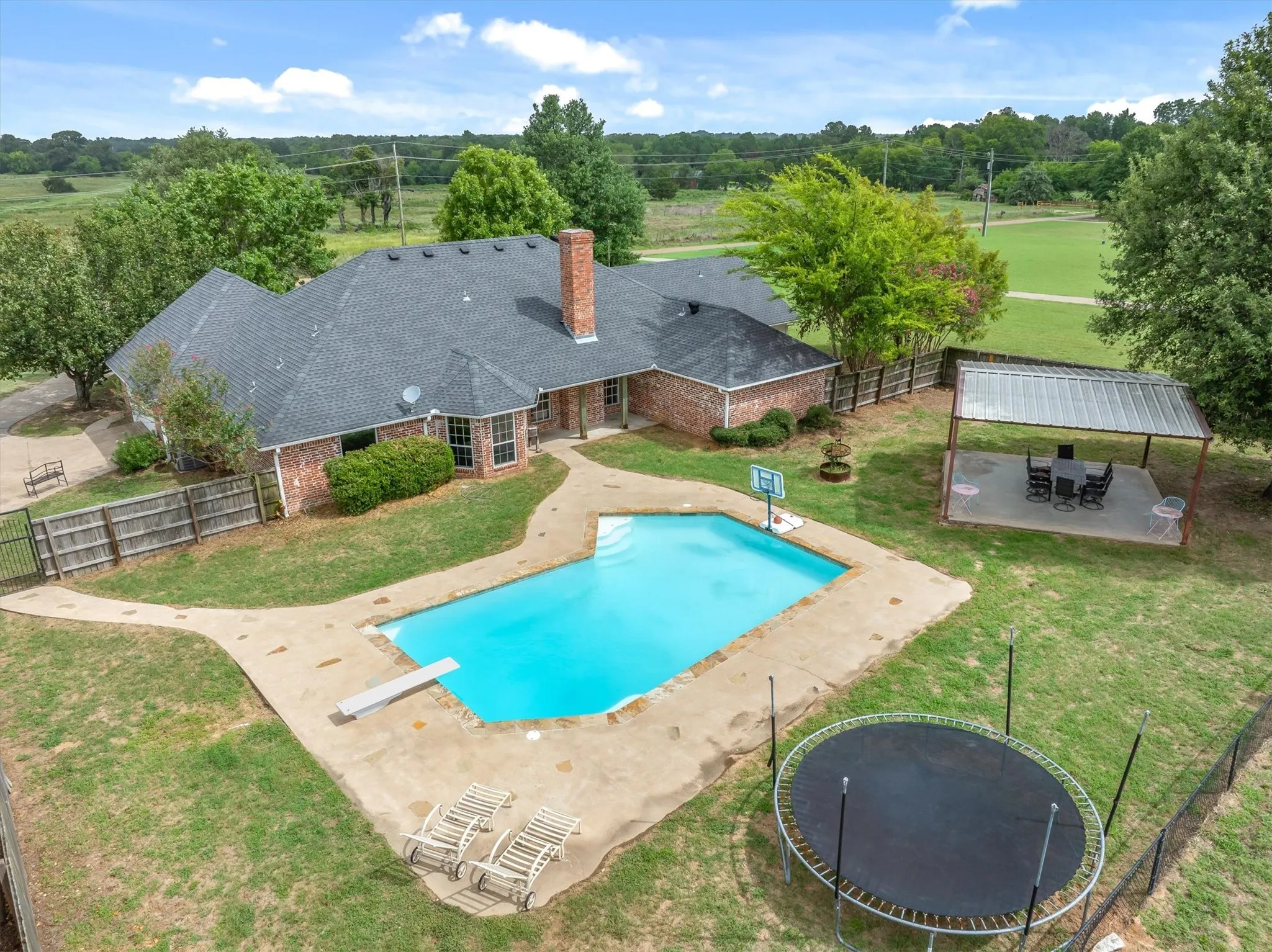 Single Family Residence For Sale in Van Zandt County , 169 VZ County Road 1503, Van, Texas 75790, 4 Bedroom, 3 Bathroom, 3 Garage spaces, 2,504 Sqft, built in 2002, mls#21335993, Real Estate Agent in Van, Homes For Sale in Van Zandt county, Homes For Sale in Van, Realtor in Van Texas, Real Estate Brokerage Independent Realty Texas, Luminita Cordes Realtor