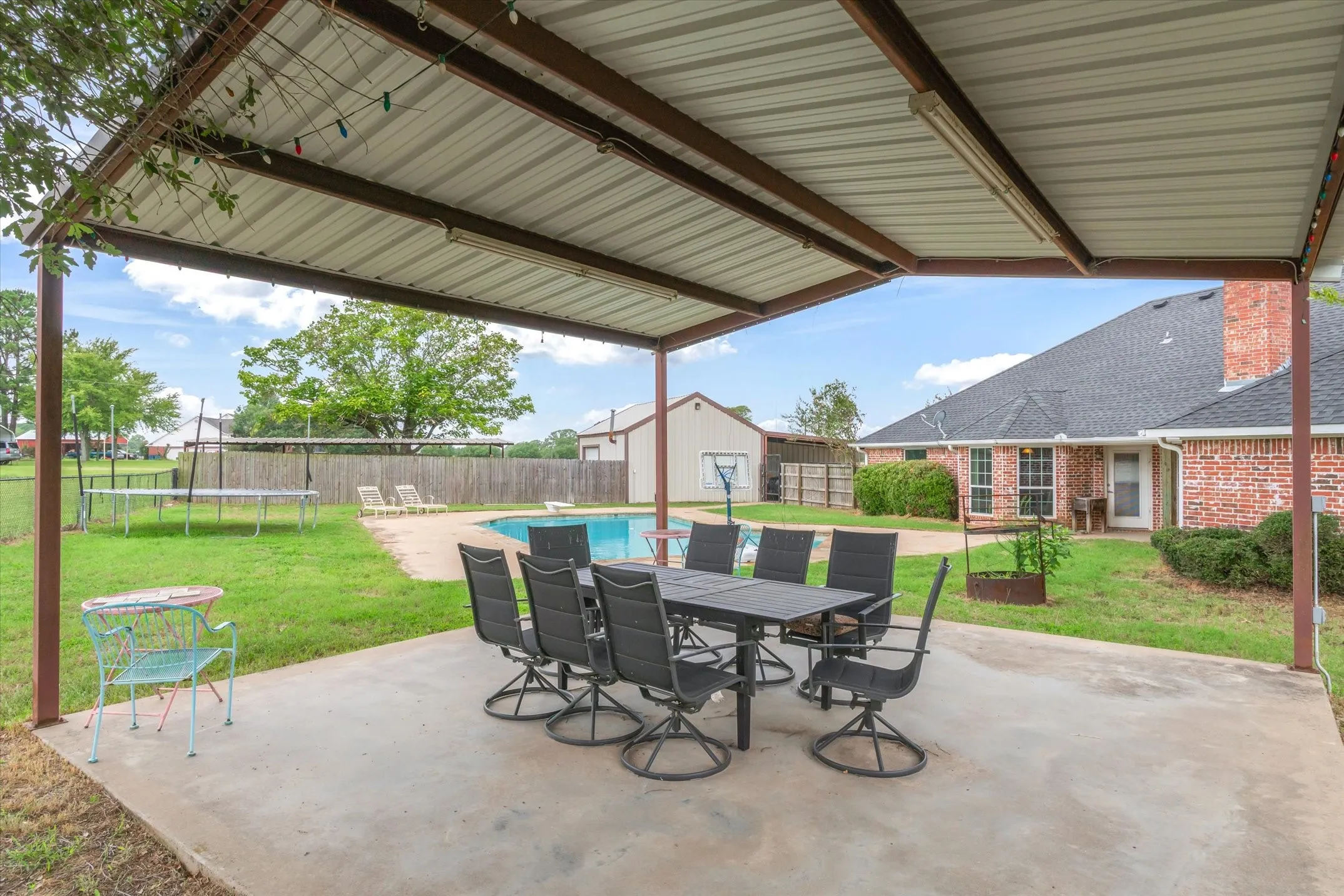 Single Family Residence For Sale in Van Zandt County , 169 VZ County Road 1503, Van, Texas 75790, 4 Bedroom, 3 Bathroom, 3 Garage spaces, 2,504 Sqft, built in 2002, mls#21335993, Real Estate Agent in Van, Homes For Sale in Van Zandt county, Homes For Sale in Van, Realtor in Van Texas, Real Estate Brokerage Independent Realty Texas, Luminita Cordes Realtor