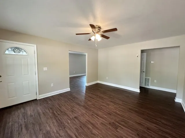 Single Family Residence For Sale in Bell County , 301 N 21st Street, Temple, Texas 76504, 3 Bedroom, 1 Bathroom, 1 Garage spaces, 1,338 Sqft, built in 1952, mls#21336423, Real Estate Agent in Temple, Homes For Sale in Bell county, Homes For Sale in Temple, Realtor in Temple Texas, Real Estate Brokerage Independent Realty Texas, Luminita Cordes Realtor