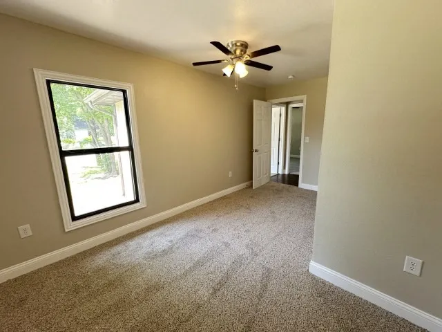 Single Family Residence For Sale in Bell County , 301 N 21st Street, Temple, Texas 76504, 3 Bedroom, 1 Bathroom, 1 Garage spaces, 1,338 Sqft, built in 1952, mls#21336423, Real Estate Agent in Temple, Homes For Sale in Bell county, Homes For Sale in Temple, Realtor in Temple Texas, Real Estate Brokerage Independent Realty Texas, Luminita Cordes Realtor