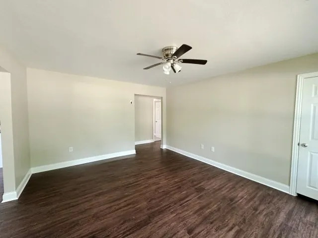 Single Family Residence For Sale in Bell County , 301 N 21st Street, Temple, Texas 76504, 3 Bedroom, 1 Bathroom, 1 Garage spaces, 1,338 Sqft, built in 1952, mls#21336423, Real Estate Agent in Temple, Homes For Sale in Bell county, Homes For Sale in Temple, Realtor in Temple Texas, Real Estate Brokerage Independent Realty Texas, Luminita Cordes Realtor