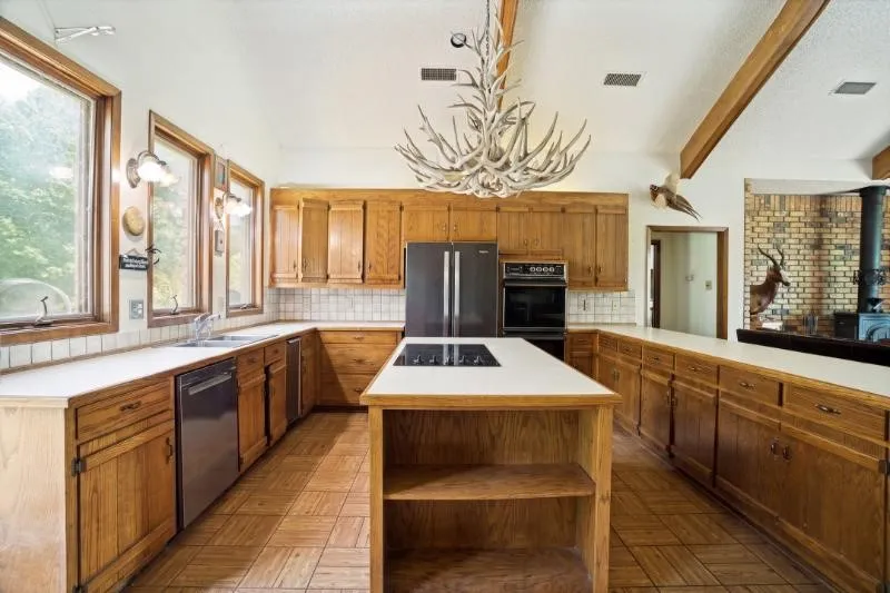 Single Family Residence For Sale in Collin County , 13399 Briarcove Road, Anna, Texas 75409, 4 Bedroom, 2 Bathroom, 3 Garage spaces, 2,770 Sqft, built in 1984, mls#21336283, Real Estate Agent in Anna, Homes For Sale in Collin county, Homes For Sale in Anna, Realtor in Anna Texas, Real Estate Brokerage Independent Realty Texas, Luminita Cordes Realtor