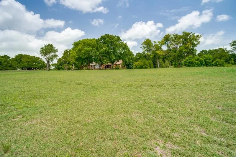 Single Family Residence For Sale in Collin County , 13399 Briarcove Road, Anna, Texas 75409, 4 Bedroom, 2 Bathroom, 3 Garage spaces, 2,770 Sqft, built in 1984, mls#21336283, Real Estate Agent in Anna, Homes For Sale in Collin county, Homes For Sale in Anna, Realtor in Anna Texas, Real Estate Brokerage Independent Realty Texas, Luminita Cordes Realtor
