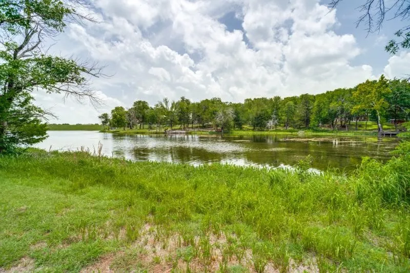 Single Family Residence For Sale in Collin County , 13399 Briarcove Road, Anna, Texas 75409, 4 Bedroom, 2 Bathroom, 3 Garage spaces, 2,770 Sqft, built in 1984, mls#21336283, Real Estate Agent in Anna, Homes For Sale in Collin county, Homes For Sale in Anna, Realtor in Anna Texas, Real Estate Brokerage Independent Realty Texas, Luminita Cordes Realtor