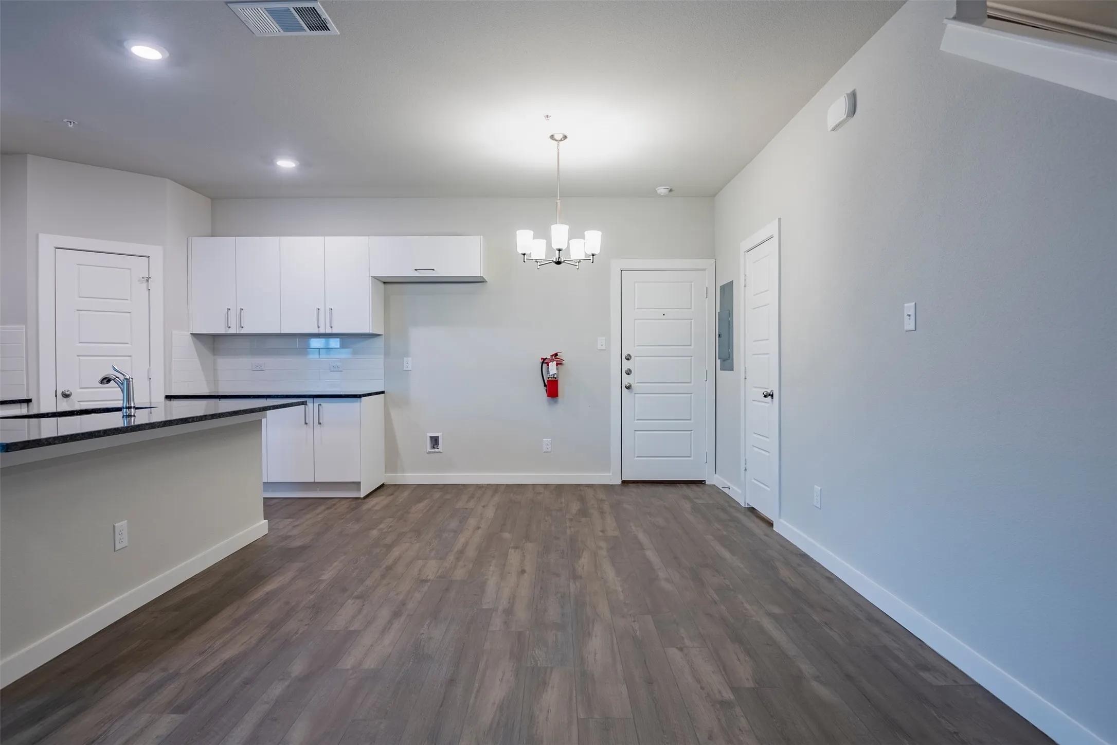 Apartment For Rent in Ellis County , 653 Wheatfield Drive, Venus, Texas 76084, 2 Bedroom, 2 Bathroom, 1 Garage spaces, 1,134 Sqft, built in 2023, mls#21336457, Real Estate Agent in Venus, Homes For Rent in Ellis county, Homes For Rent in Venus, Realtor in Venus Texas, Real Estate Brokerage Independent Realty Texas, Luminita Cordes Realtor
