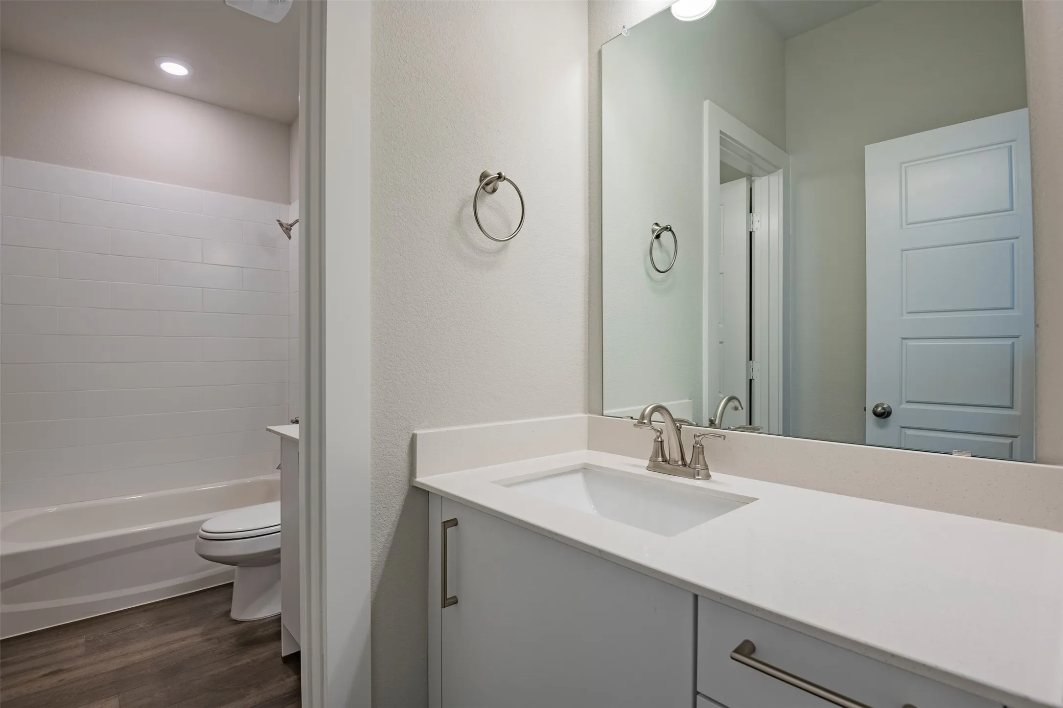 Apartment For Rent in Ellis County , 653 Wheatfield Drive, Venus, Texas 76084, 2 Bedroom, 2 Bathroom, 1 Garage spaces, 1,134 Sqft, built in 2023, mls#21336457, Real Estate Agent in Venus, Homes For Rent in Ellis county, Homes For Rent in Venus, Realtor in Venus Texas, Real Estate Brokerage Independent Realty Texas, Luminita Cordes Realtor