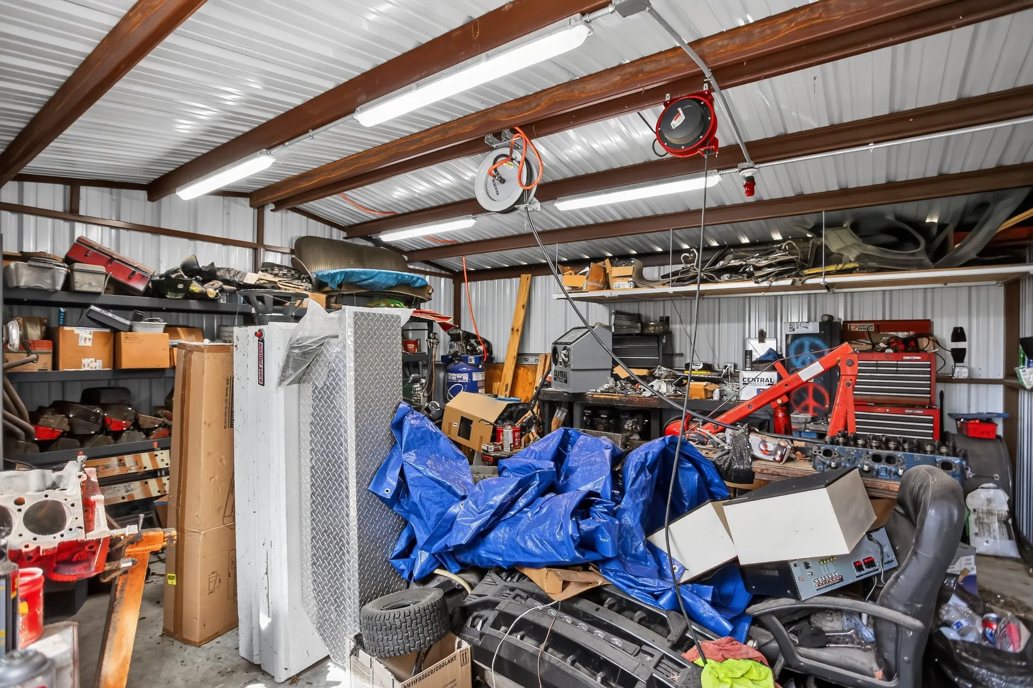 Manufactured Home For Sale in Wise County , 403 Prairie Lane, Azle, Texas 76020, 4 Bedroom, 2 Bathroom, Garage spaces, 2,128 Sqft, built in 2004, Price $225,000, mls#21336023, Real Estate Agent in Azle, Homes For Sale in Wise county, Homes For Sale in Azle, Realtor in Azle Texas, Real Estate Brokerage Independent Realty Texas, Luminita Cordes Realtor