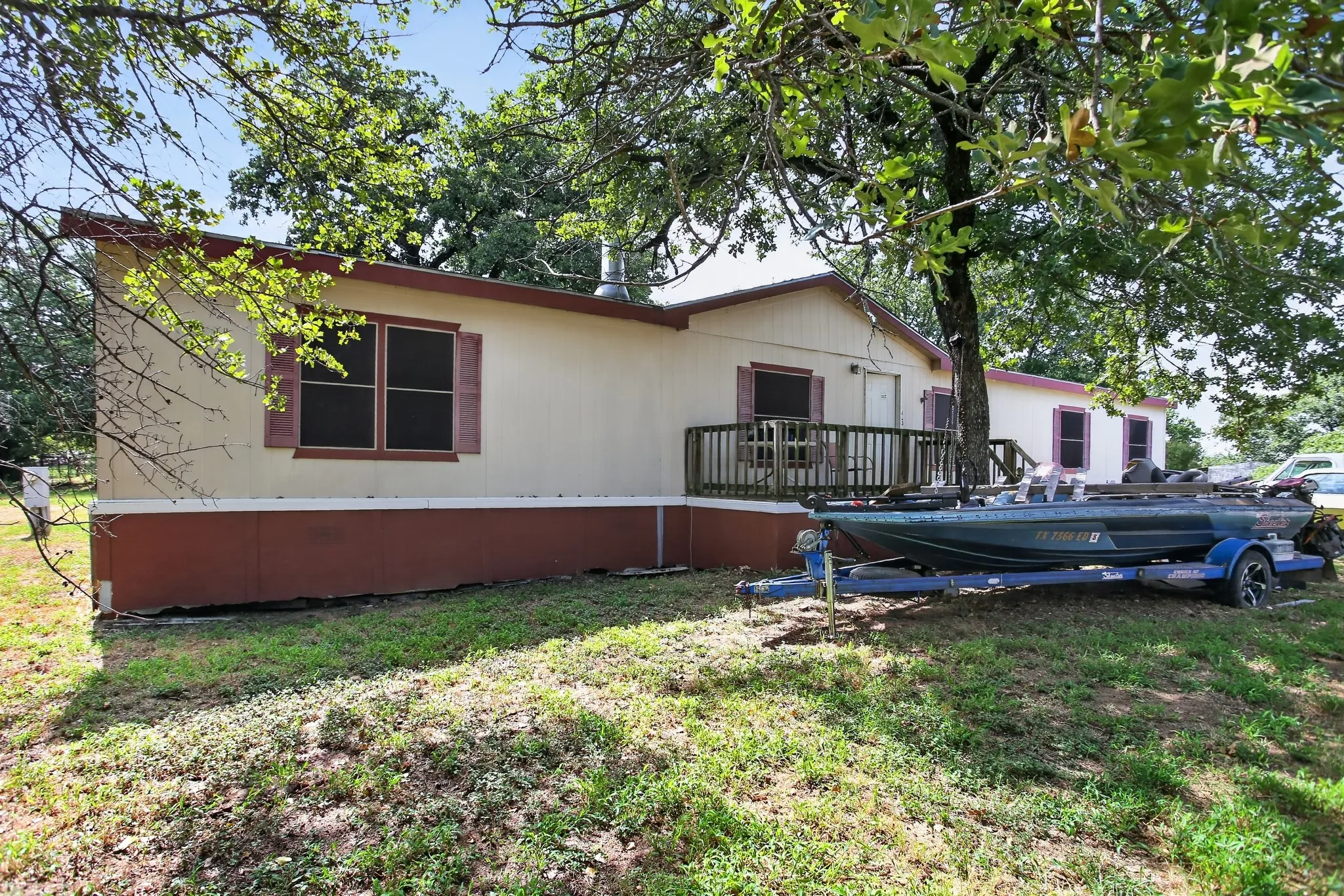 Manufactured Home For Sale in Wise County , 403 Prairie Lane, Azle, Texas 76020, 4 Bedroom, 2 Bathroom, Garage spaces, 2,128 Sqft, built in 2004, Price $225,000, mls#21336023, Real Estate Agent in Azle, Homes For Sale in Wise county, Homes For Sale in Azle, Realtor in Azle Texas, Real Estate Brokerage Independent Realty Texas, Luminita Cordes Realtor