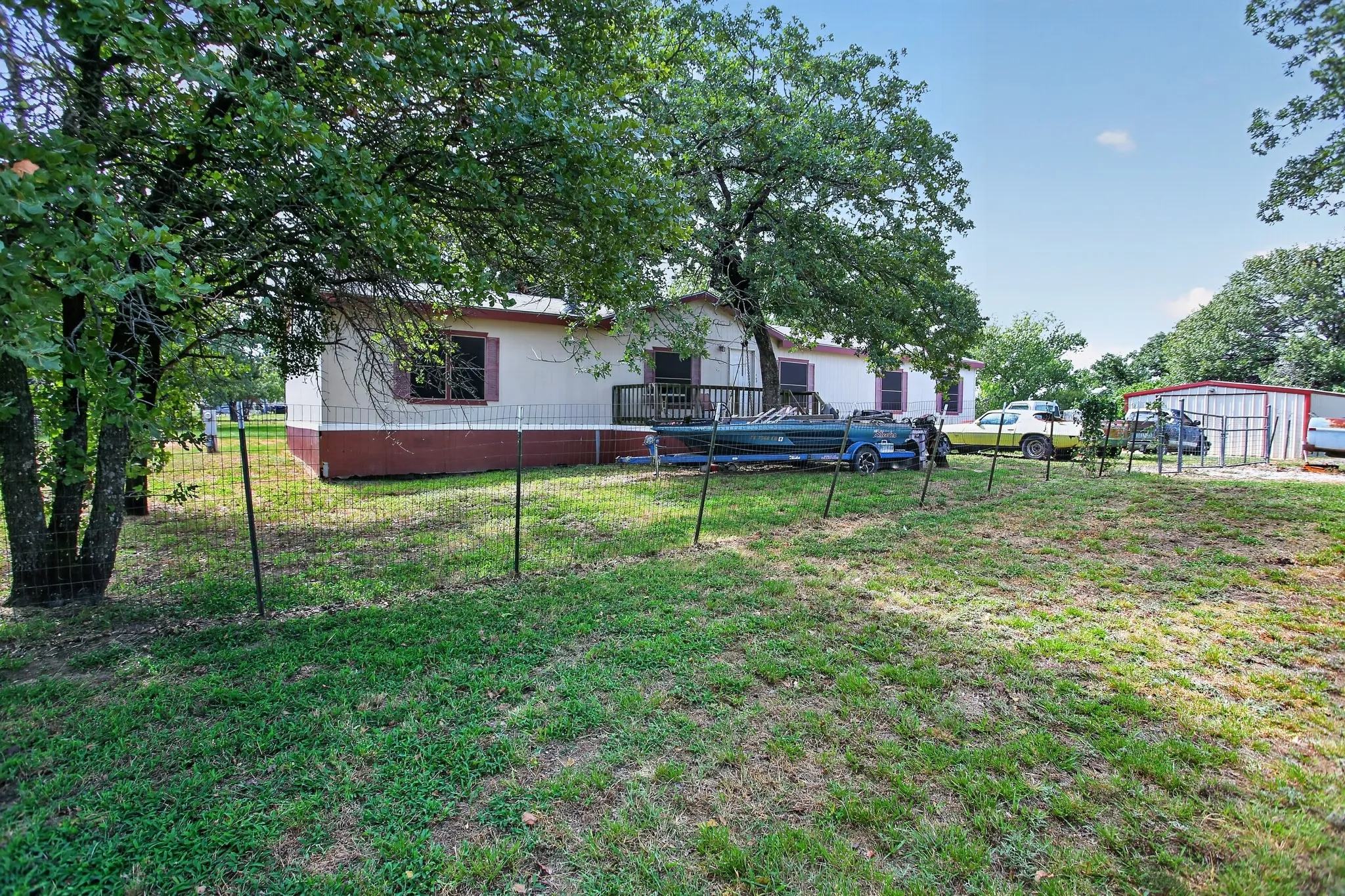 Manufactured Home For Sale in Wise County , 403 Prairie Lane, Azle, Texas 76020, 4 Bedroom, 2 Bathroom, Garage spaces, 2,128 Sqft, built in 2004, Price $225,000, mls#21336023, Real Estate Agent in Azle, Homes For Sale in Wise county, Homes For Sale in Azle, Realtor in Azle Texas, Real Estate Brokerage Independent Realty Texas, Luminita Cordes Realtor