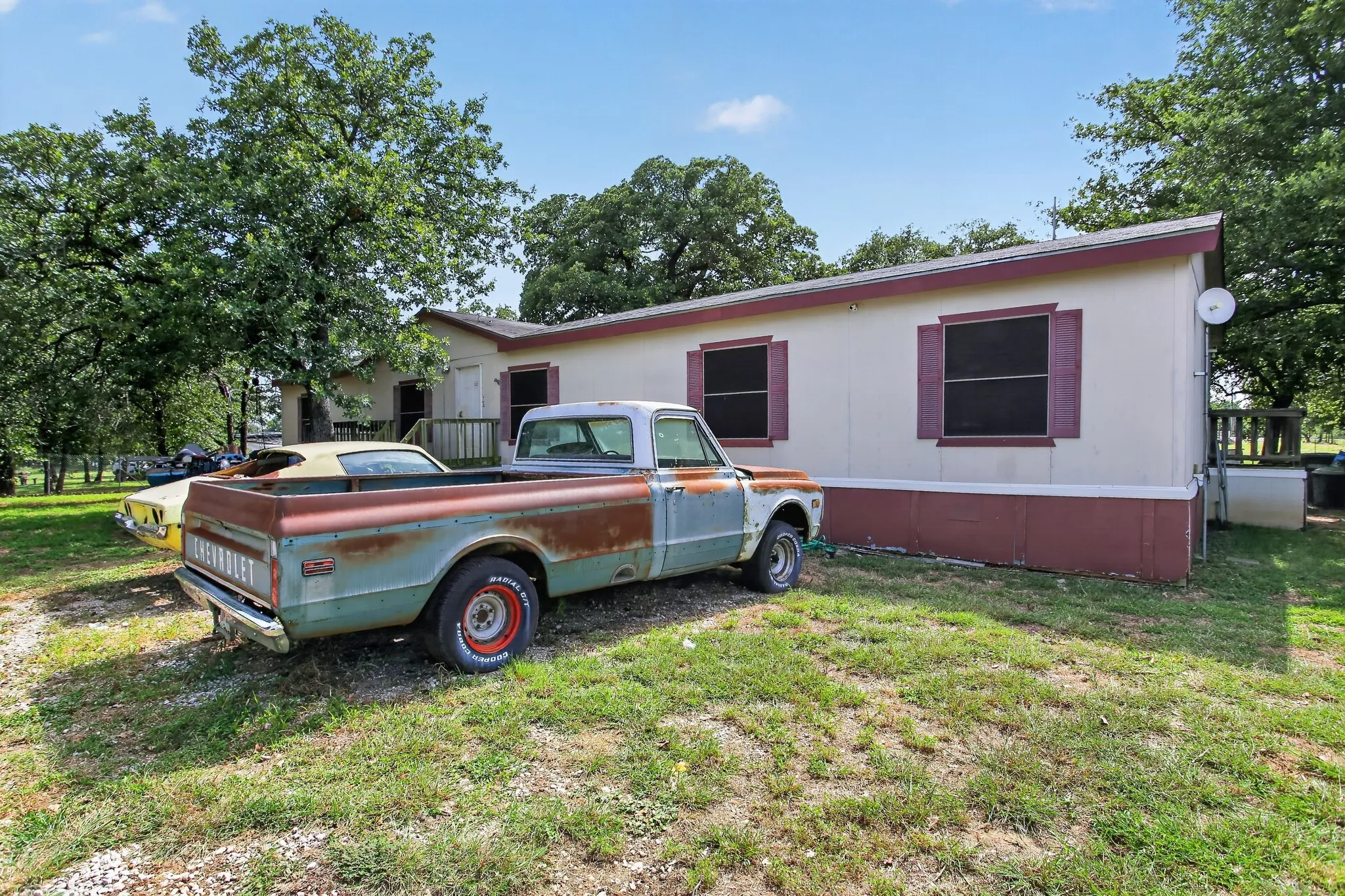 Manufactured Home For Sale in Wise County , 403 Prairie Lane, Azle, Texas 76020, 4 Bedroom, 2 Bathroom, Garage spaces, 2,128 Sqft, built in 2004, Price $225,000, mls#21336023, Real Estate Agent in Azle, Homes For Sale in Wise county, Homes For Sale in Azle, Realtor in Azle Texas, Real Estate Brokerage Independent Realty Texas, Luminita Cordes Realtor
