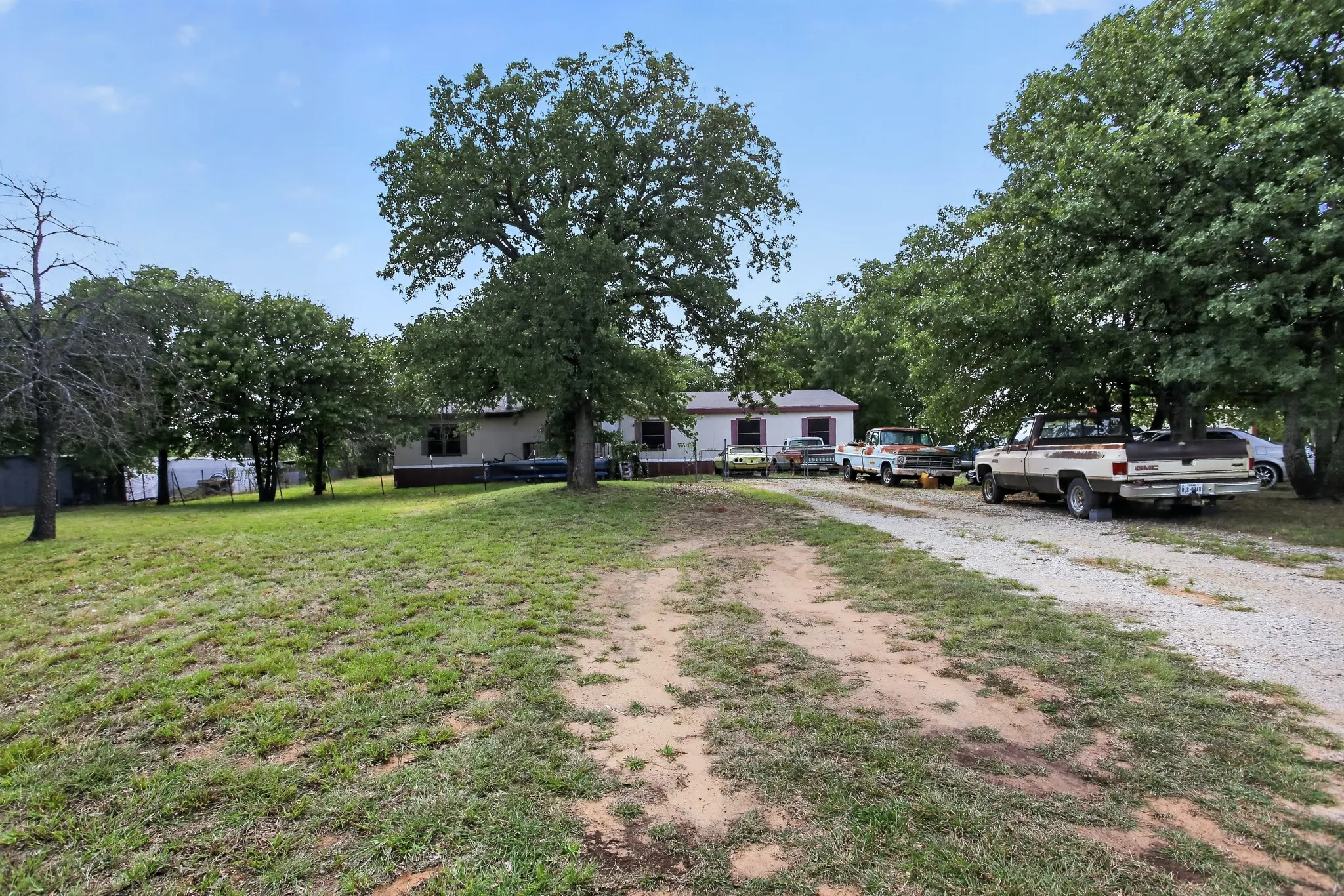 Manufactured Home For Sale in Wise County , 403 Prairie Lane, Azle, Texas 76020, 4 Bedroom, 2 Bathroom, Garage spaces, 2,128 Sqft, built in 2004, Price $225,000, mls#21336023, Real Estate Agent in Azle, Homes For Sale in Wise county, Homes For Sale in Azle, Realtor in Azle Texas, Real Estate Brokerage Independent Realty Texas, Luminita Cordes Realtor