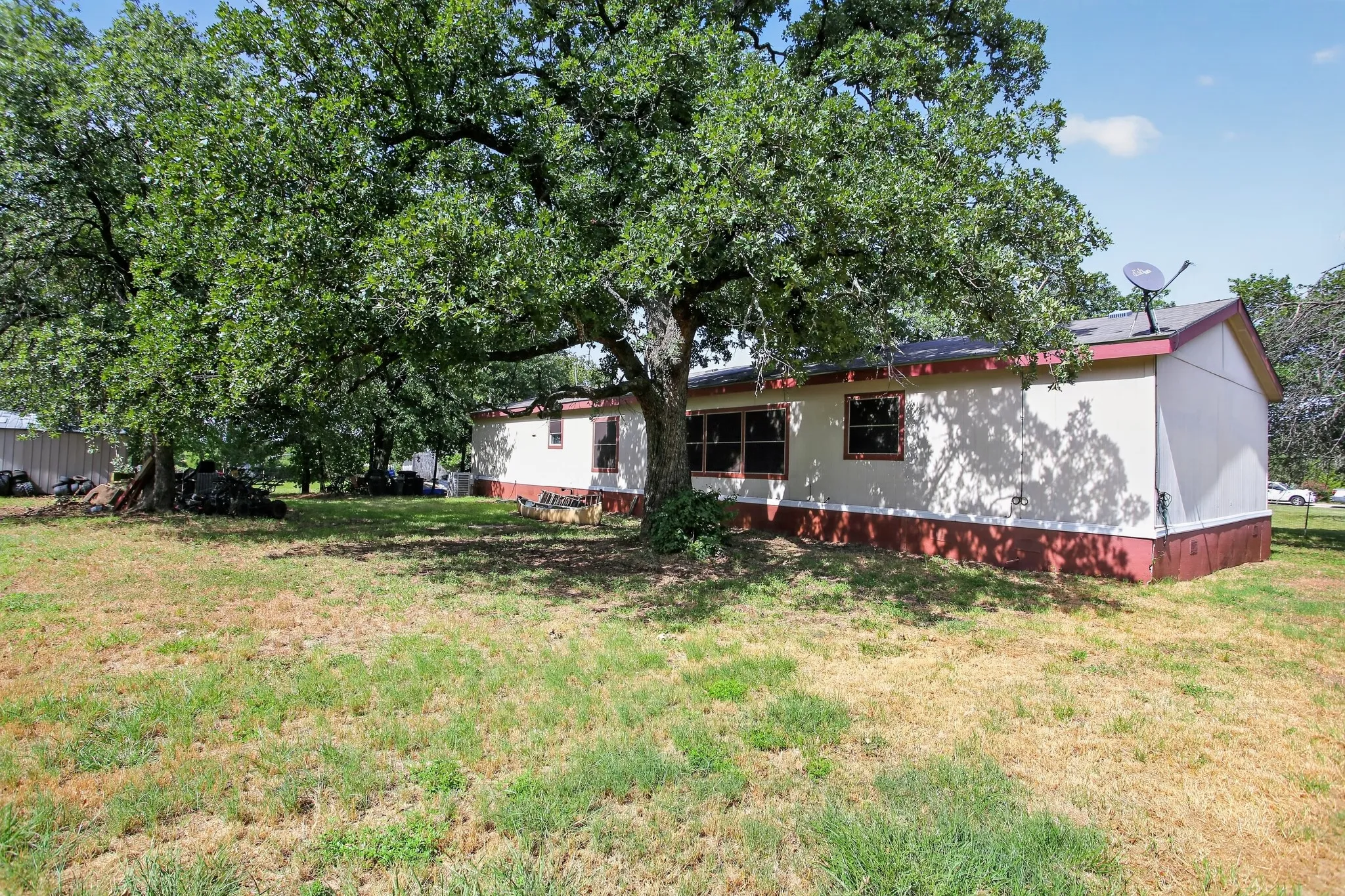 Manufactured Home For Sale in Wise County , 403 Prairie Lane, Azle, Texas 76020, 4 Bedroom, 2 Bathroom, Garage spaces, 2,128 Sqft, built in 2004, Price $225,000, mls#21336023, Real Estate Agent in Azle, Homes For Sale in Wise county, Homes For Sale in Azle, Realtor in Azle Texas, Real Estate Brokerage Independent Realty Texas, Luminita Cordes Realtor