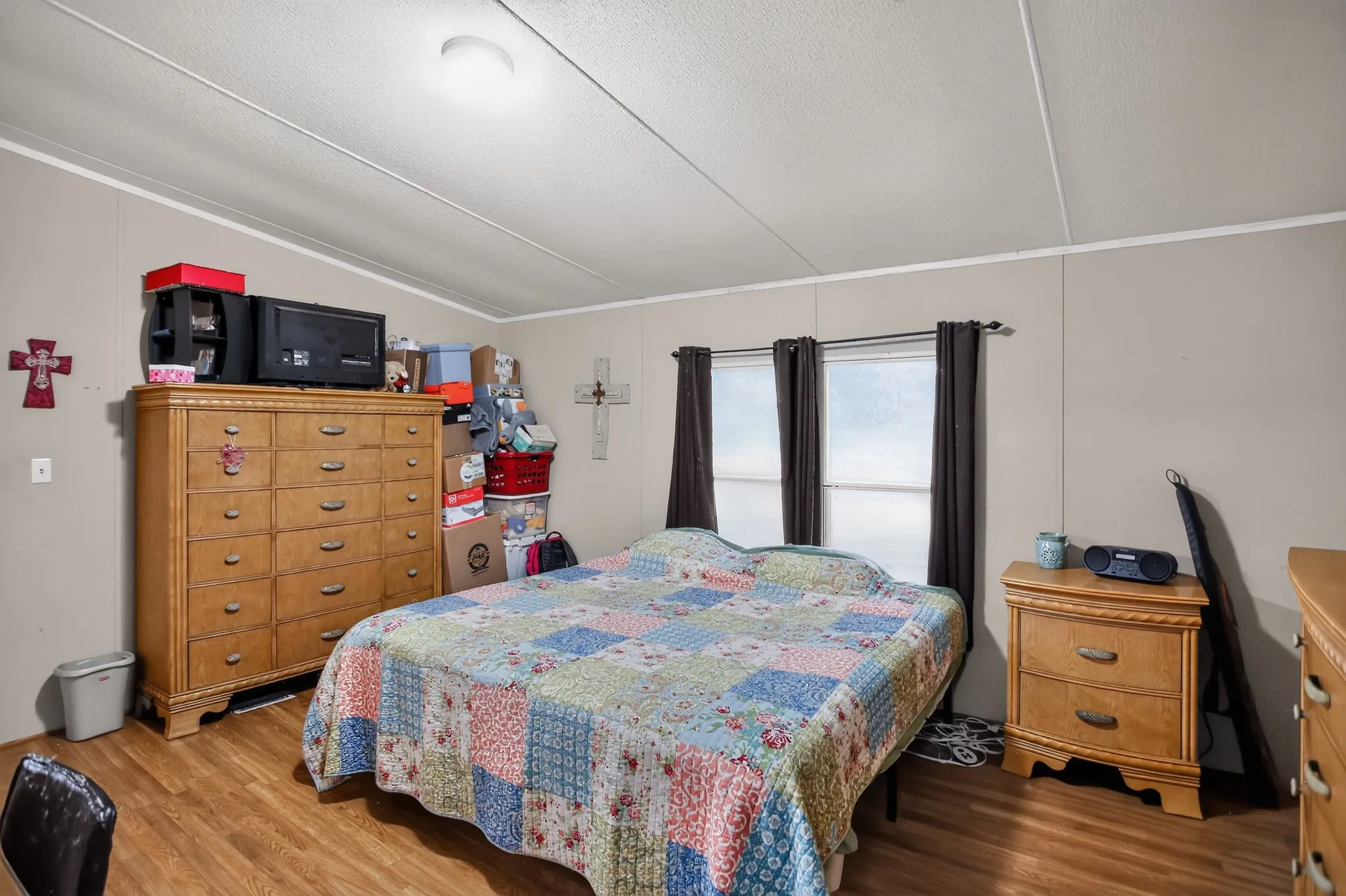Manufactured Home For Sale in Wise County , 403 Prairie Lane, Azle, Texas 76020, 4 Bedroom, 2 Bathroom, Garage spaces, 2,128 Sqft, built in 2004, Price $225,000, mls#21336023, Real Estate Agent in Azle, Homes For Sale in Wise county, Homes For Sale in Azle, Realtor in Azle Texas, Real Estate Brokerage Independent Realty Texas, Luminita Cordes Realtor