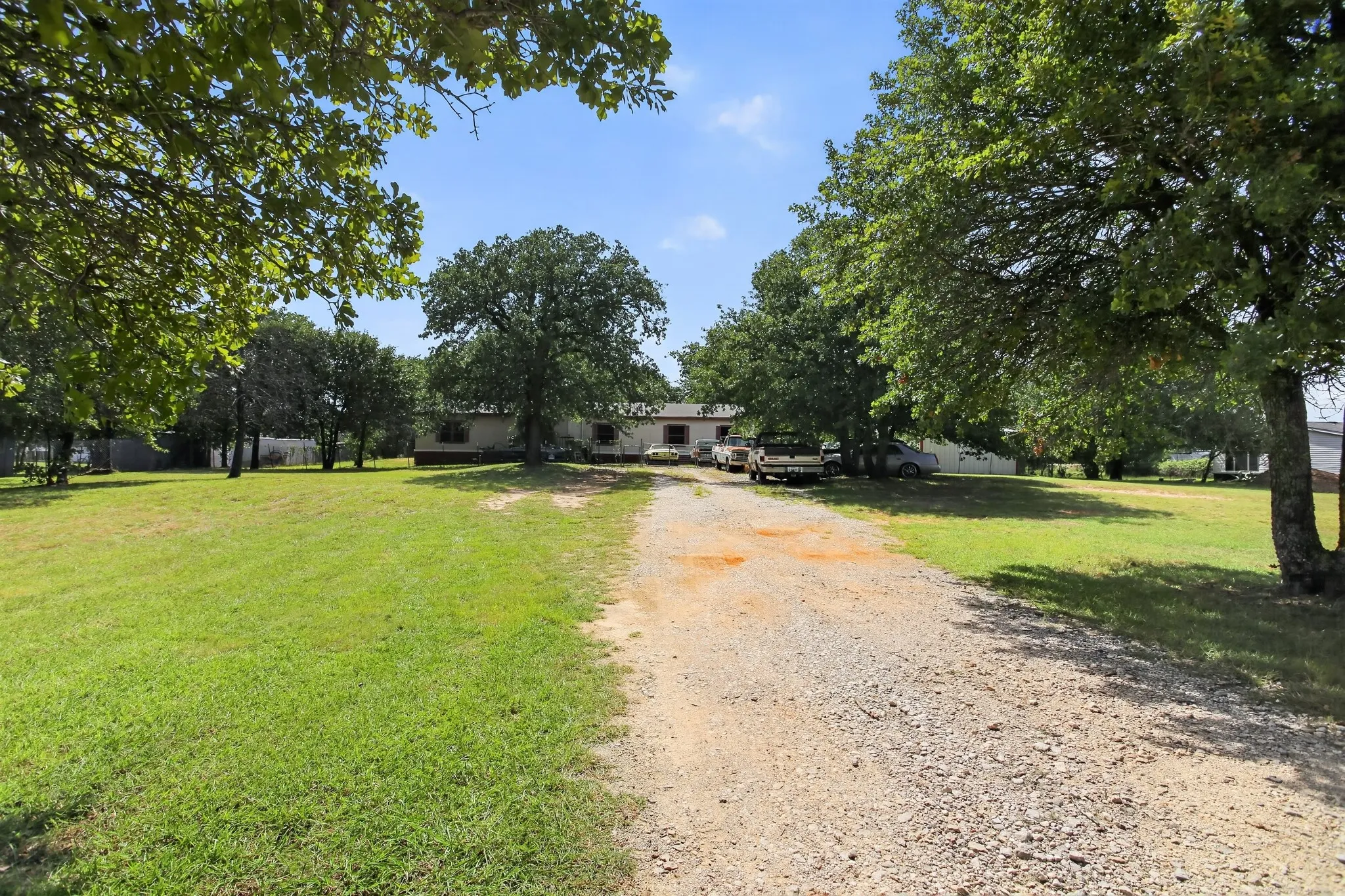 Manufactured Home For Sale in Wise County , 403 Prairie Lane, Azle, Texas 76020, 4 Bedroom, 2 Bathroom, Garage spaces, 2,128 Sqft, built in 2004, Price $225,000, mls#21336023, Real Estate Agent in Azle, Homes For Sale in Wise county, Homes For Sale in Azle, Realtor in Azle Texas, Real Estate Brokerage Independent Realty Texas, Luminita Cordes Realtor