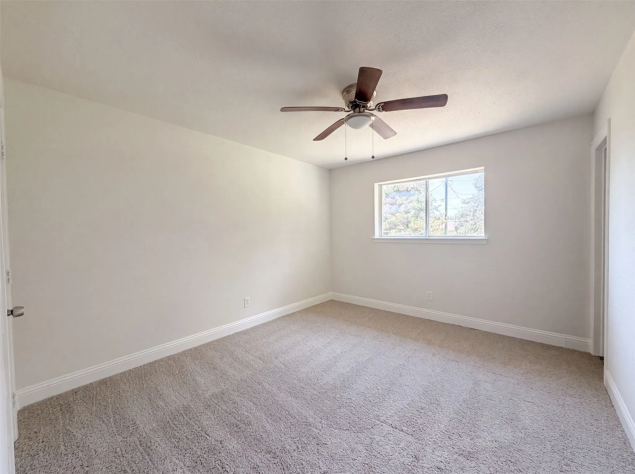 Single Family Residence For Sale in Denton County , 416 Tisdell Lane, Aubrey, Texas 76227, 4 Bedroom, 2 Bathroom, 1 Garage spaces, 1,128 Sqft, built in 1973, mls#21336456, Real Estate Agent in Aubrey, Homes For Sale in Denton county, Homes For Sale in Aubrey, Realtor in Aubrey Texas, Real Estate Brokerage Independent Realty Texas, Luminita Cordes Realtor