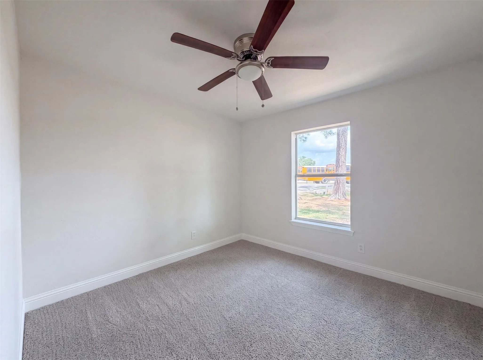 Single Family Residence For Sale in Denton County , 416 Tisdell Lane, Aubrey, Texas 76227, 4 Bedroom, 2 Bathroom, 1 Garage spaces, 1,128 Sqft, built in 1973, mls#21336456, Real Estate Agent in Aubrey, Homes For Sale in Denton county, Homes For Sale in Aubrey, Realtor in Aubrey Texas, Real Estate Brokerage Independent Realty Texas, Luminita Cordes Realtor