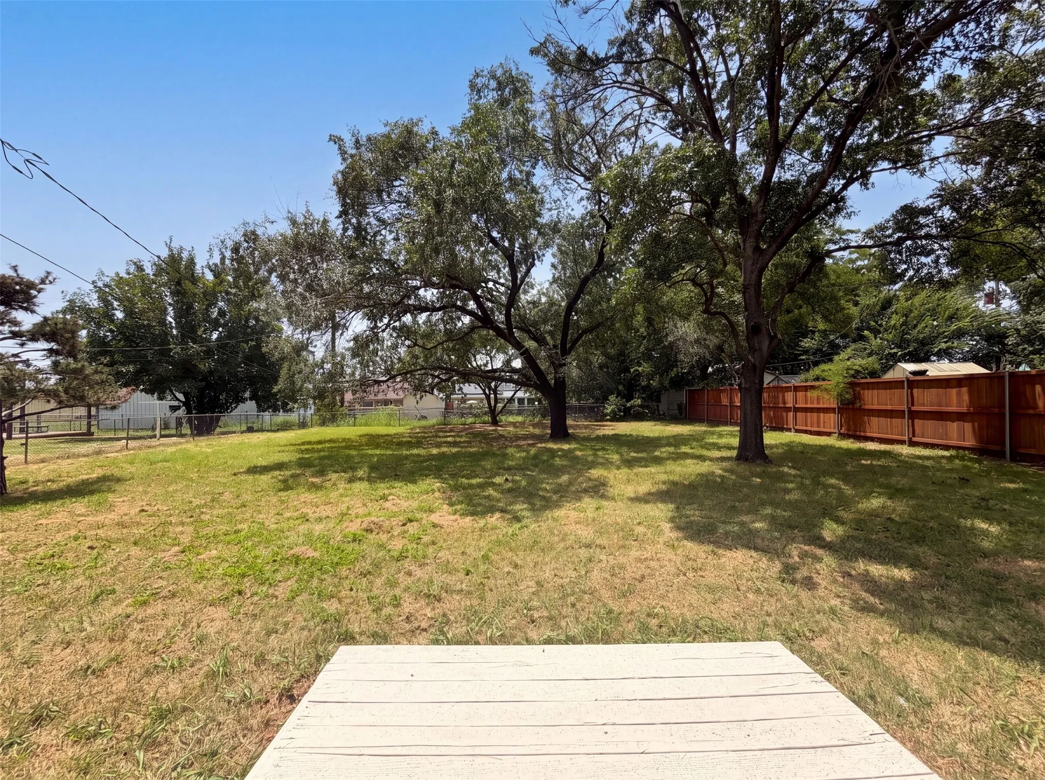 Single Family Residence For Sale in Denton County , 416 Tisdell Lane, Aubrey, Texas 76227, 4 Bedroom, 2 Bathroom, 1 Garage spaces, 1,128 Sqft, built in 1973, mls#21336456, Real Estate Agent in Aubrey, Homes For Sale in Denton county, Homes For Sale in Aubrey, Realtor in Aubrey Texas, Real Estate Brokerage Independent Realty Texas, Luminita Cordes Realtor