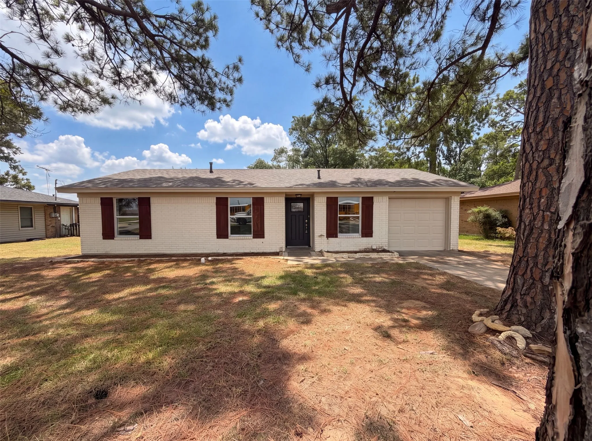 Single Family Residence For Sale in Denton County , 416 Tisdell Lane, Aubrey, Texas 76227, 4 Bedroom, 2 Bathroom, 1 Garage spaces, 1,128 Sqft, built in 1973, mls#21336456, Real Estate Agent in Aubrey, Homes For Sale in Denton county, Homes For Sale in Aubrey, Realtor in Aubrey Texas, Real Estate Brokerage Independent Realty Texas, Luminita Cordes Realtor