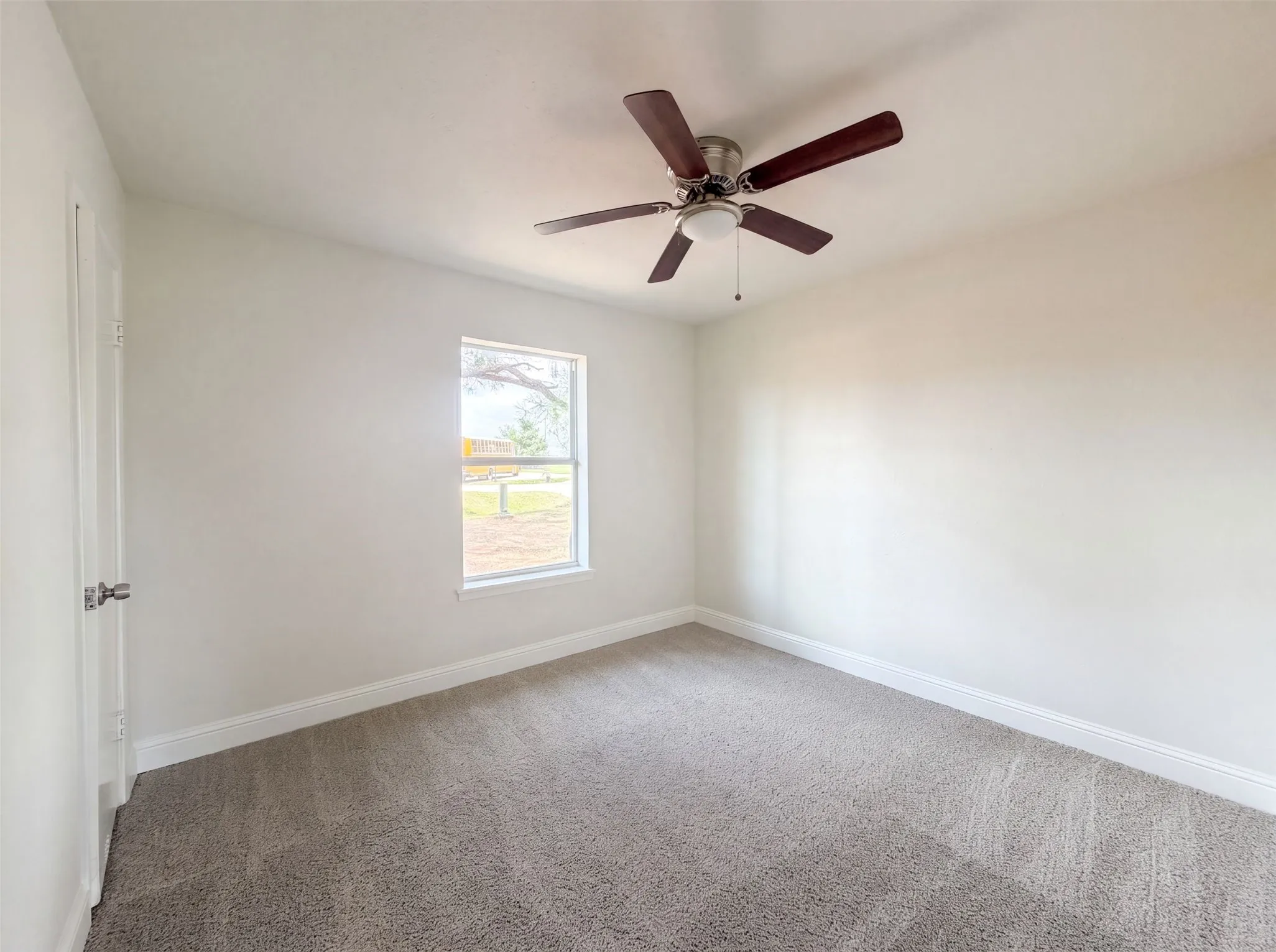 Single Family Residence For Sale in Denton County , 416 Tisdell Lane, Aubrey, Texas 76227, 4 Bedroom, 2 Bathroom, 1 Garage spaces, 1,128 Sqft, built in 1973, mls#21336456, Real Estate Agent in Aubrey, Homes For Sale in Denton county, Homes For Sale in Aubrey, Realtor in Aubrey Texas, Real Estate Brokerage Independent Realty Texas, Luminita Cordes Realtor