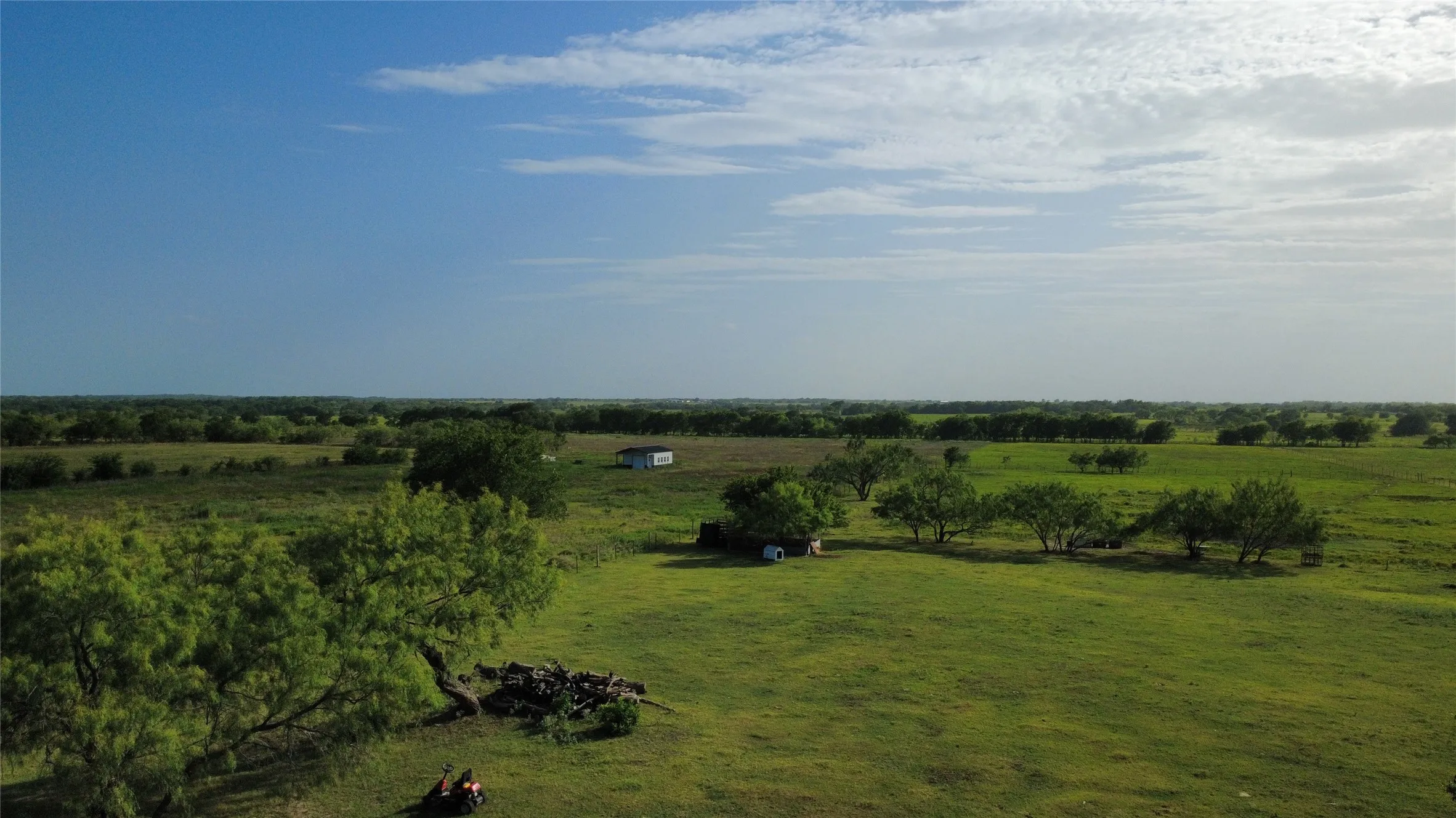 Single Family Residence For Sale in Limestone County , 890 S Fm 1951, Coolidge, Texas 76635, 3 Bedroom, 2 Bathroom, Garage spaces, 924 Sqft, built in 1984, Price $280,000, mls#21336463, Real Estate Agent in Coolidge, Homes For Sale in Limestone county, Homes For Sale in Coolidge, Realtor in Coolidge Texas, Real Estate Brokerage Independent Realty Texas, Luminita Cordes Realtor