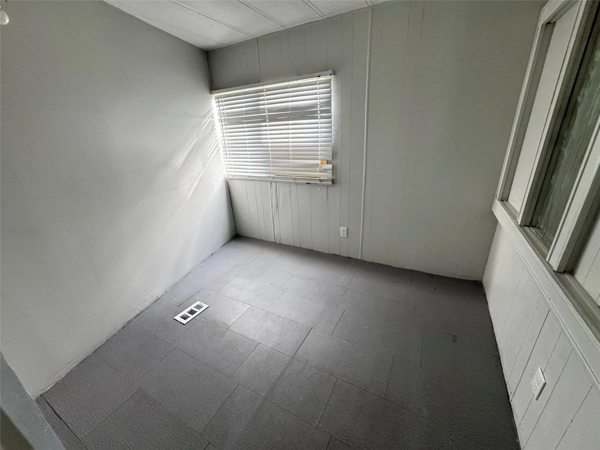 Single Family Residence For Sale in Limestone County , 890 S Fm 1951, Coolidge, Texas 76635, 3 Bedroom, 2 Bathroom, Garage spaces, 924 Sqft, built in 1984, Price $280,000, mls#21336463, Real Estate Agent in Coolidge, Homes For Sale in Limestone county, Homes For Sale in Coolidge, Realtor in Coolidge Texas, Real Estate Brokerage Independent Realty Texas, Luminita Cordes Realtor