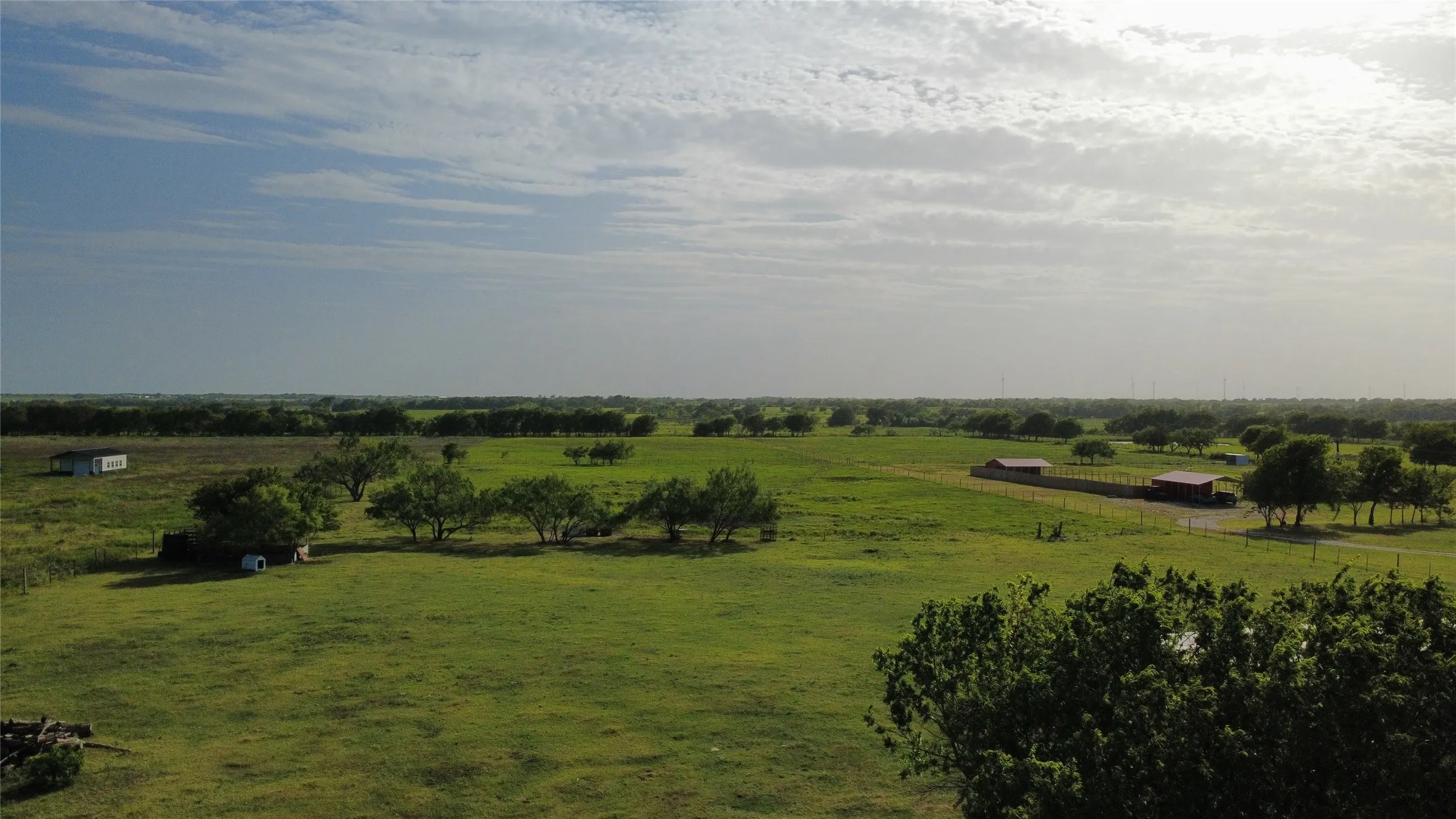Single Family Residence For Sale in Limestone County , 890 S Fm 1951, Coolidge, Texas 76635, 3 Bedroom, 2 Bathroom, Garage spaces, 924 Sqft, built in 1984, Price $280,000, mls#21336463, Real Estate Agent in Coolidge, Homes For Sale in Limestone county, Homes For Sale in Coolidge, Realtor in Coolidge Texas, Real Estate Brokerage Independent Realty Texas, Luminita Cordes Realtor