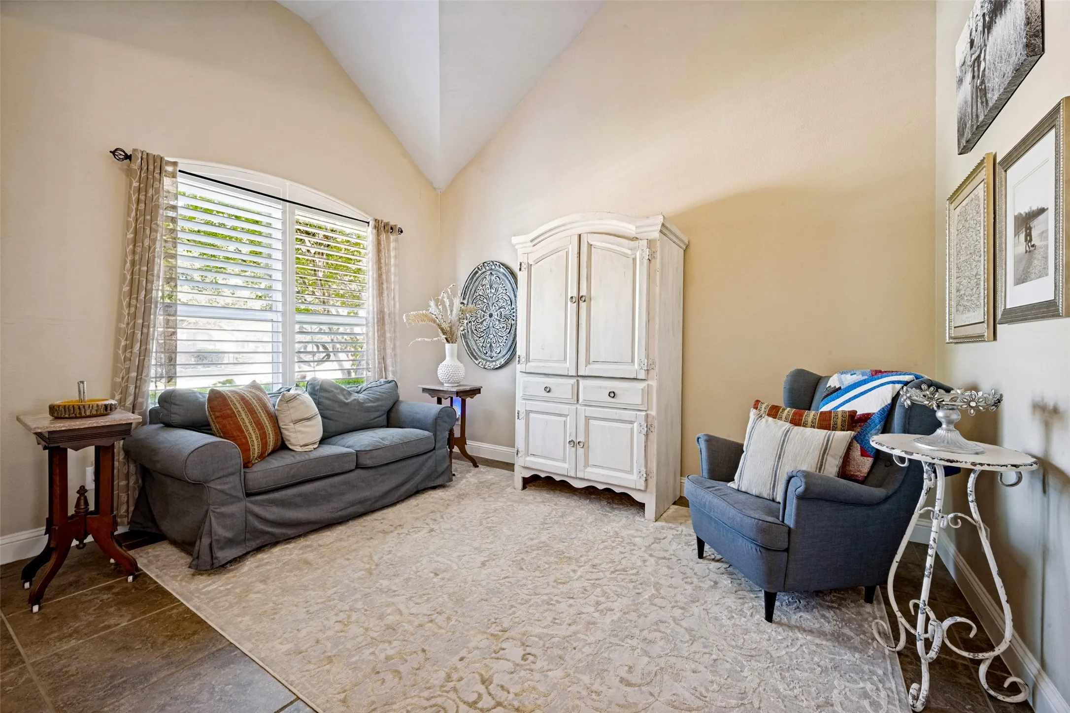 Single Family Residence For Sale in Denton County , 3105 Union Lake Road, Denton, Texas 76210, 4 Bedroom, 3 Bathroom, 2 Garage spaces, 2,920 Sqft, built in 2003, mls#21336466, Real Estate Agent in Denton, Homes For Sale in Denton county, Homes For Sale in Denton, Realtor in Denton Texas, Real Estate Brokerage Independent Realty Texas, Luminita Cordes Realtor